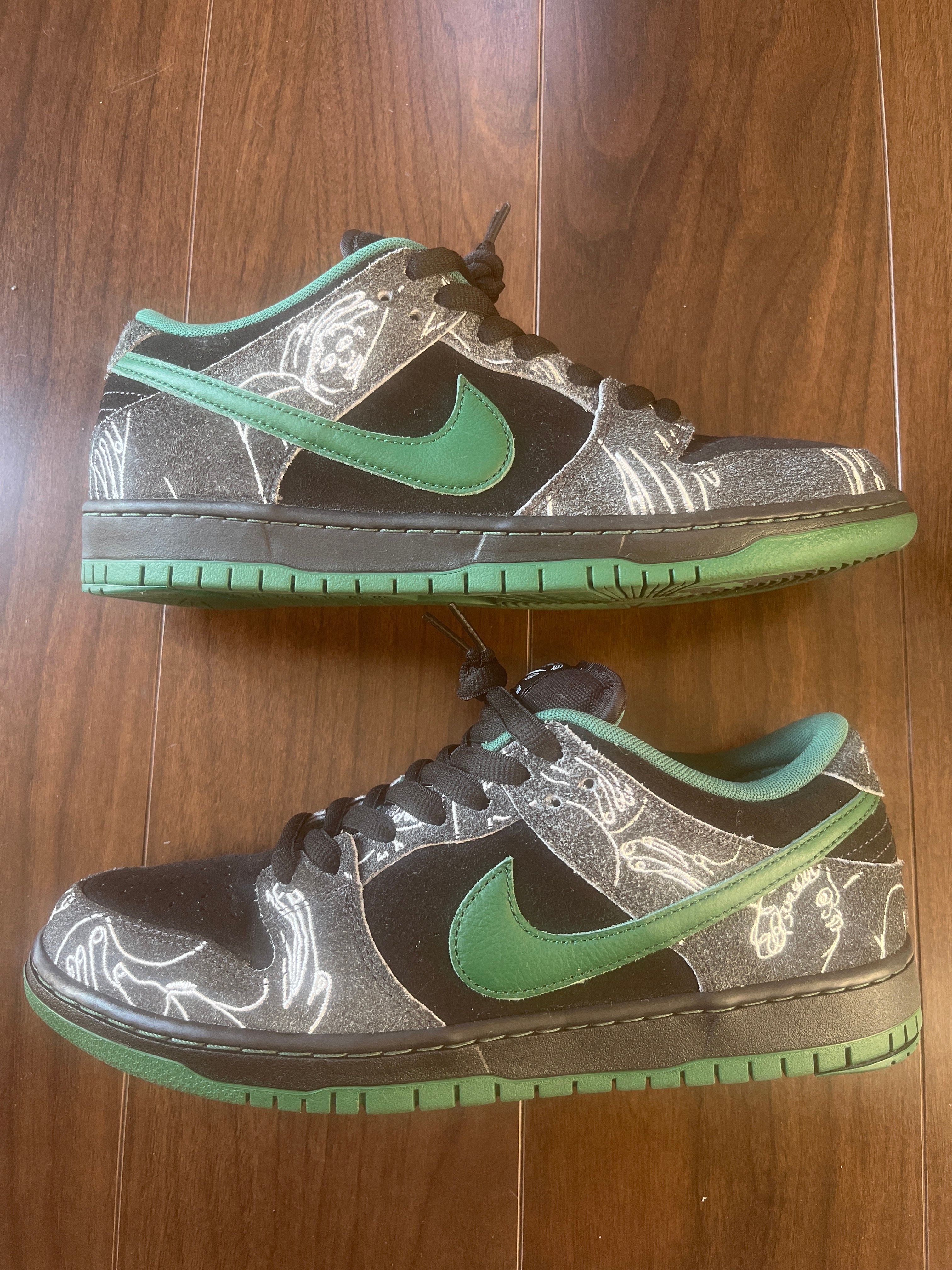There Skateboards × Nike SB Dunk Low Pro "Anthracite and Gorge Green"