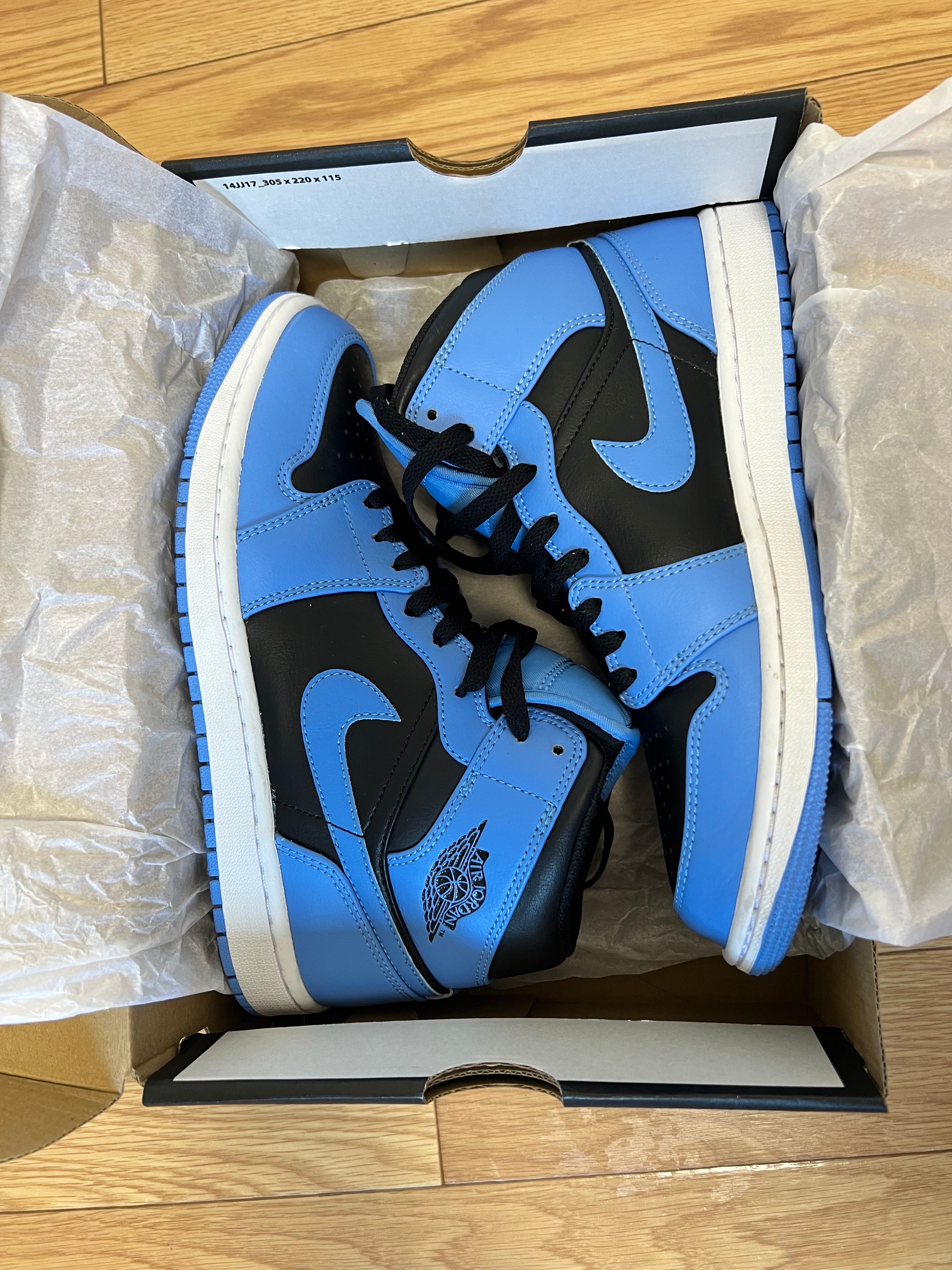 Nike Air Jordan 1 Mid "University Blue"