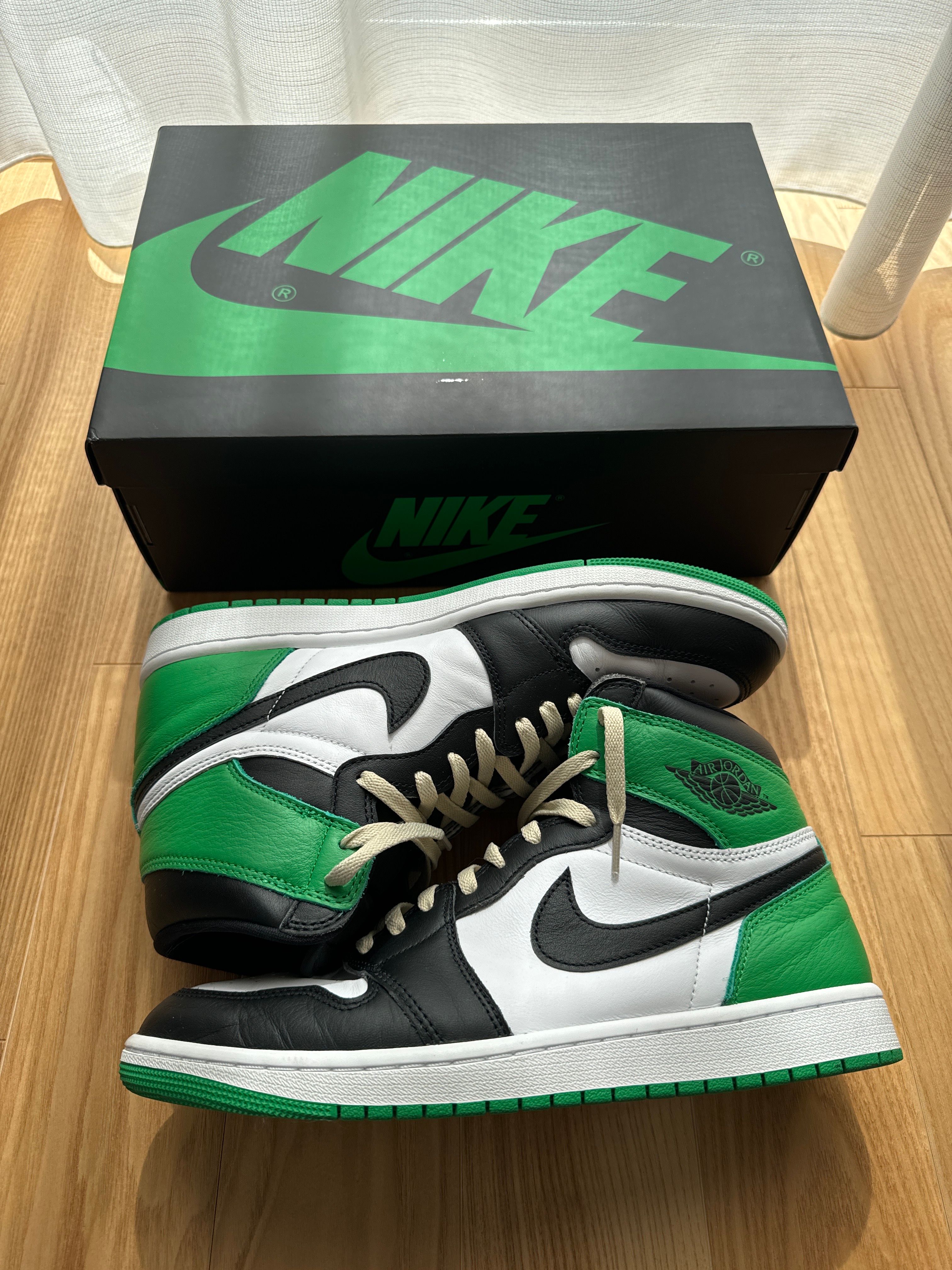 Nike Air Jordan 1 Retro High OG "Celtics/Black and Lucky Green" (2023)