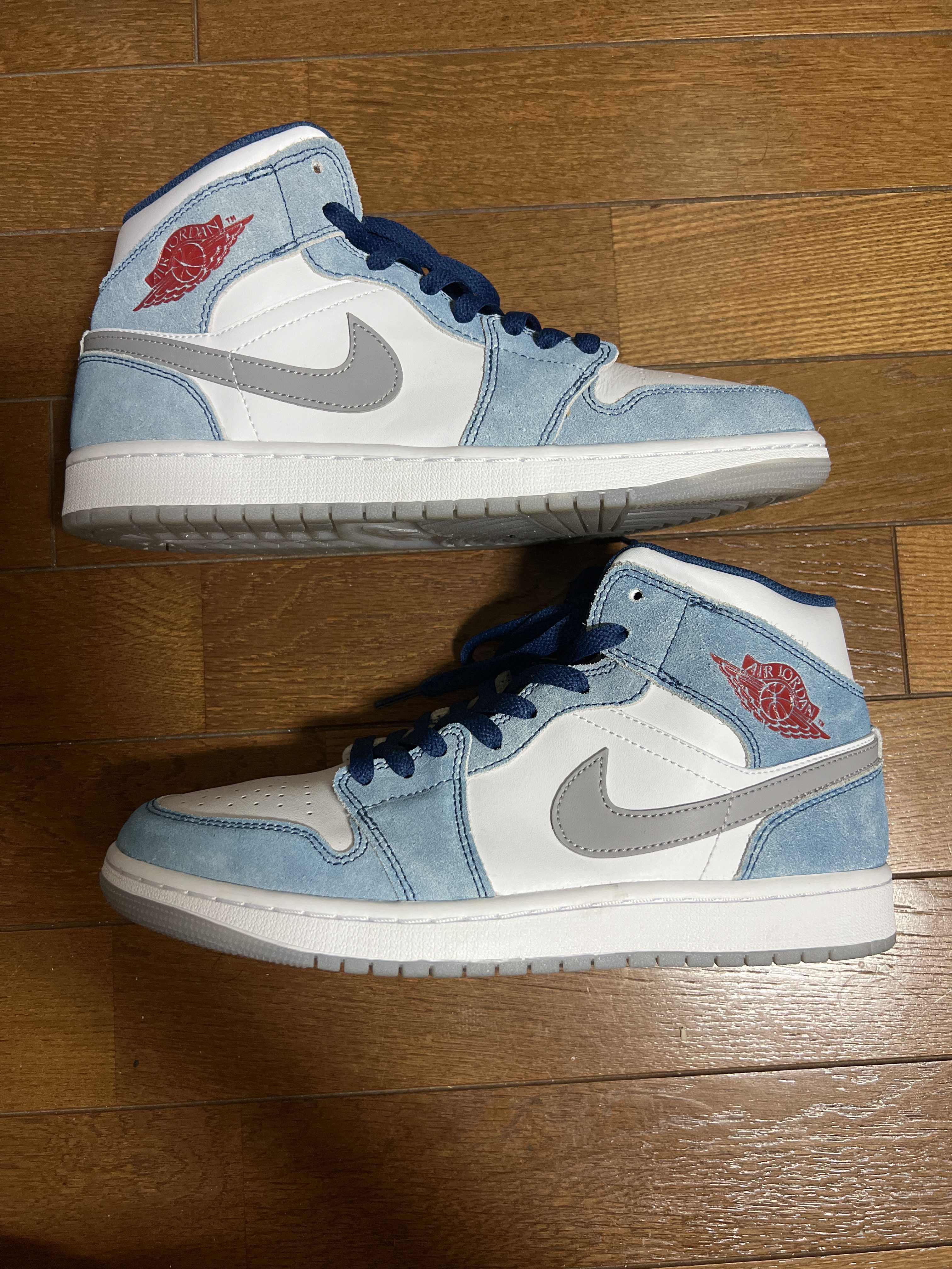 Nike Air Jordan 1 Mid SE "White/Hyper Royal/Red"