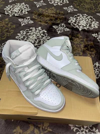 Nike Women's Air Jordan 1 High OG "Seafoam"