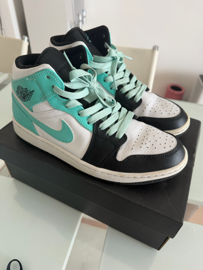 Nike Air Jordan 1 Mid "Tropical Twist"