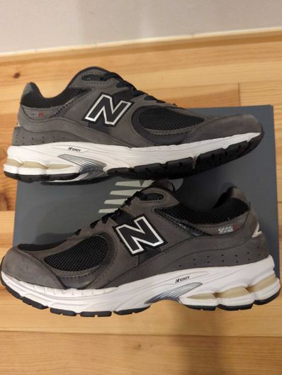 New Balance 2002R "Black/Gray"