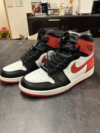NIKE AIR JORDAN 1 RETRO HIGH "TRACK RED"