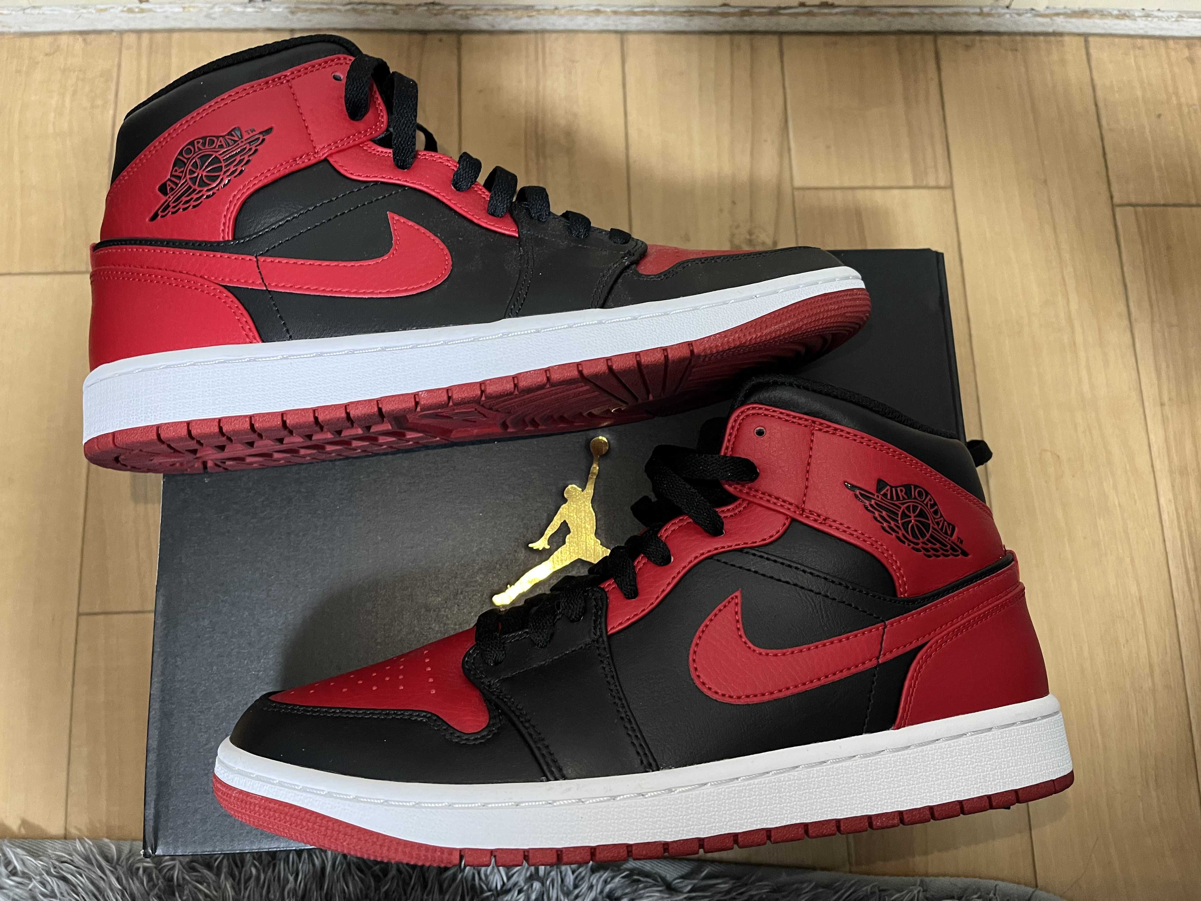 Nike Air Jordan 1 Mid "Bred"