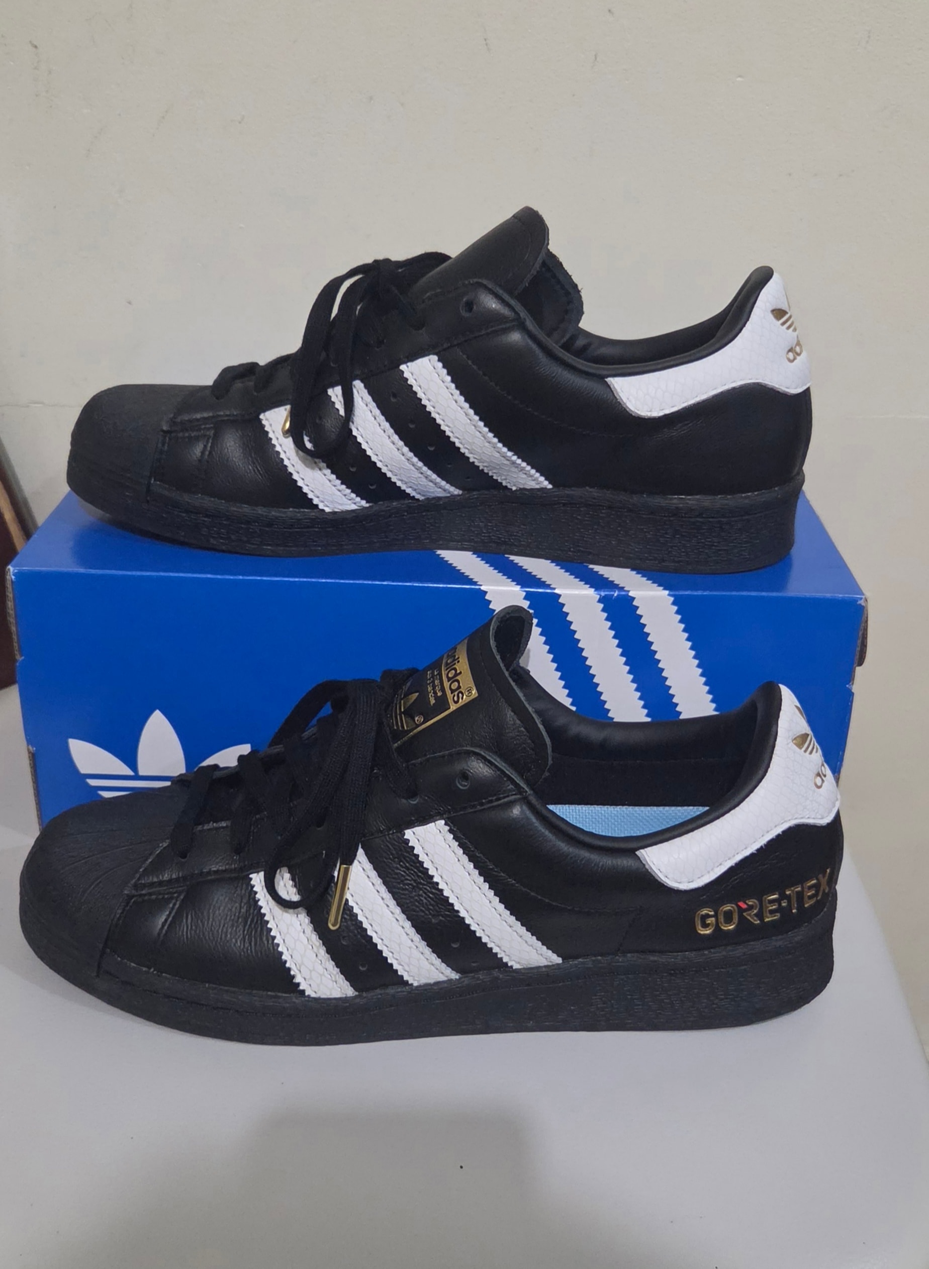 atmos Exclusive adidas Superstar 82 GORE-TEX "Core Black/Footwear White/Gold Metallic"