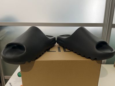 adidas YEEZY Slide "Onyx"