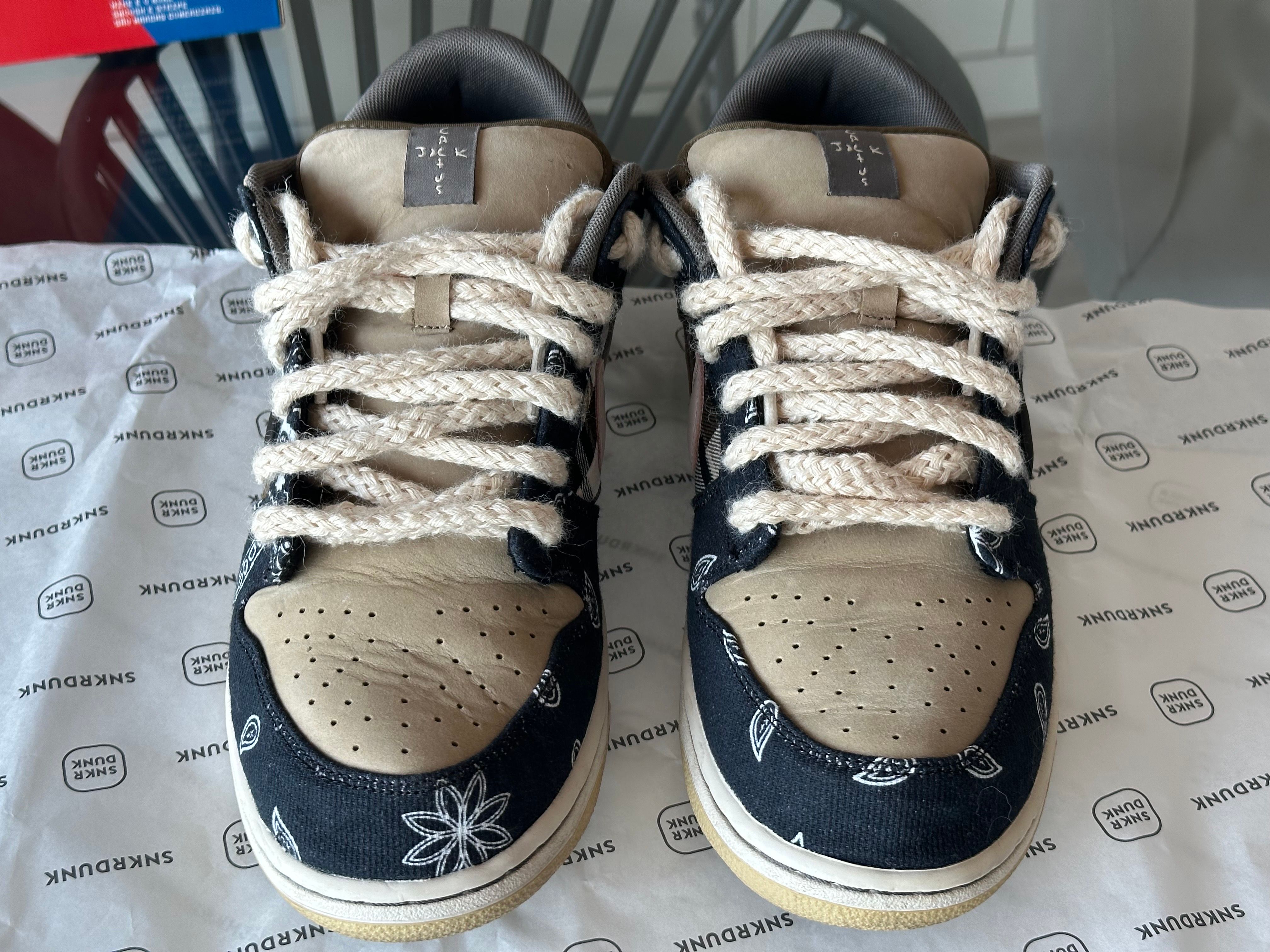 Travis Scott × Nike SB Dunk Low "Black/Parachute Beige"