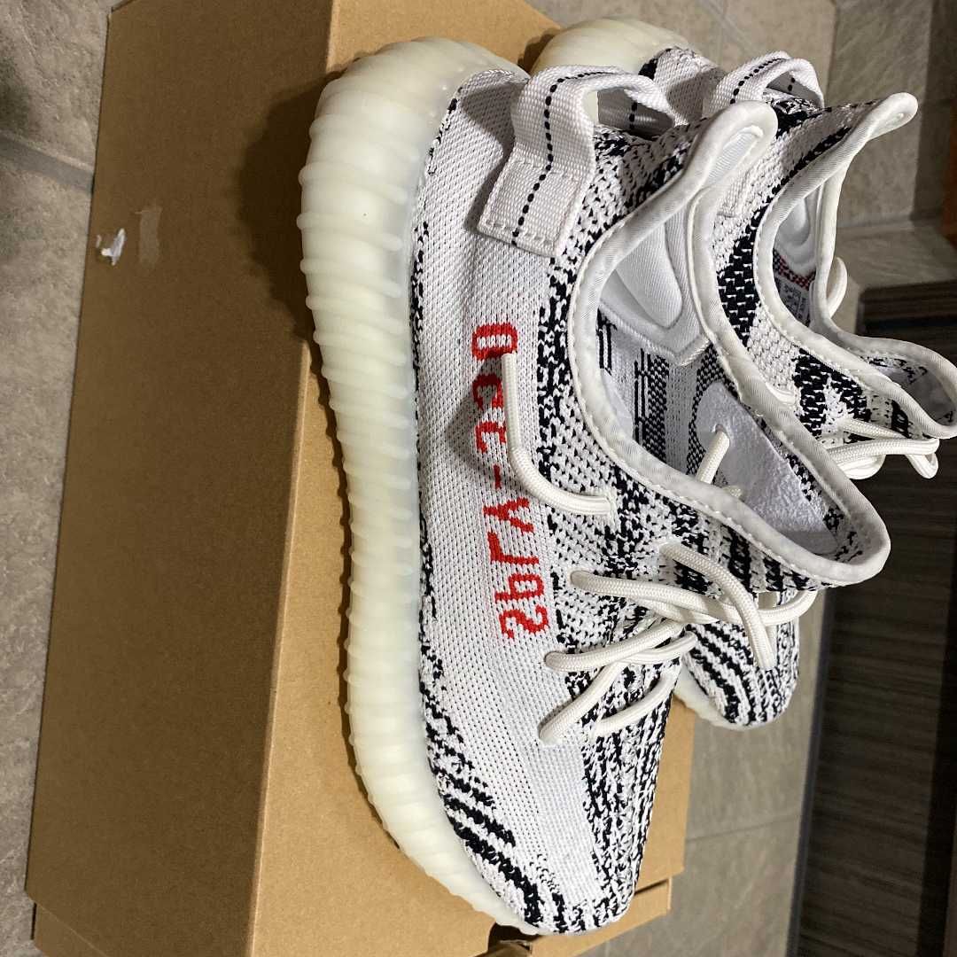 adidas YEEZY Boost 350 V2 "Zebra"