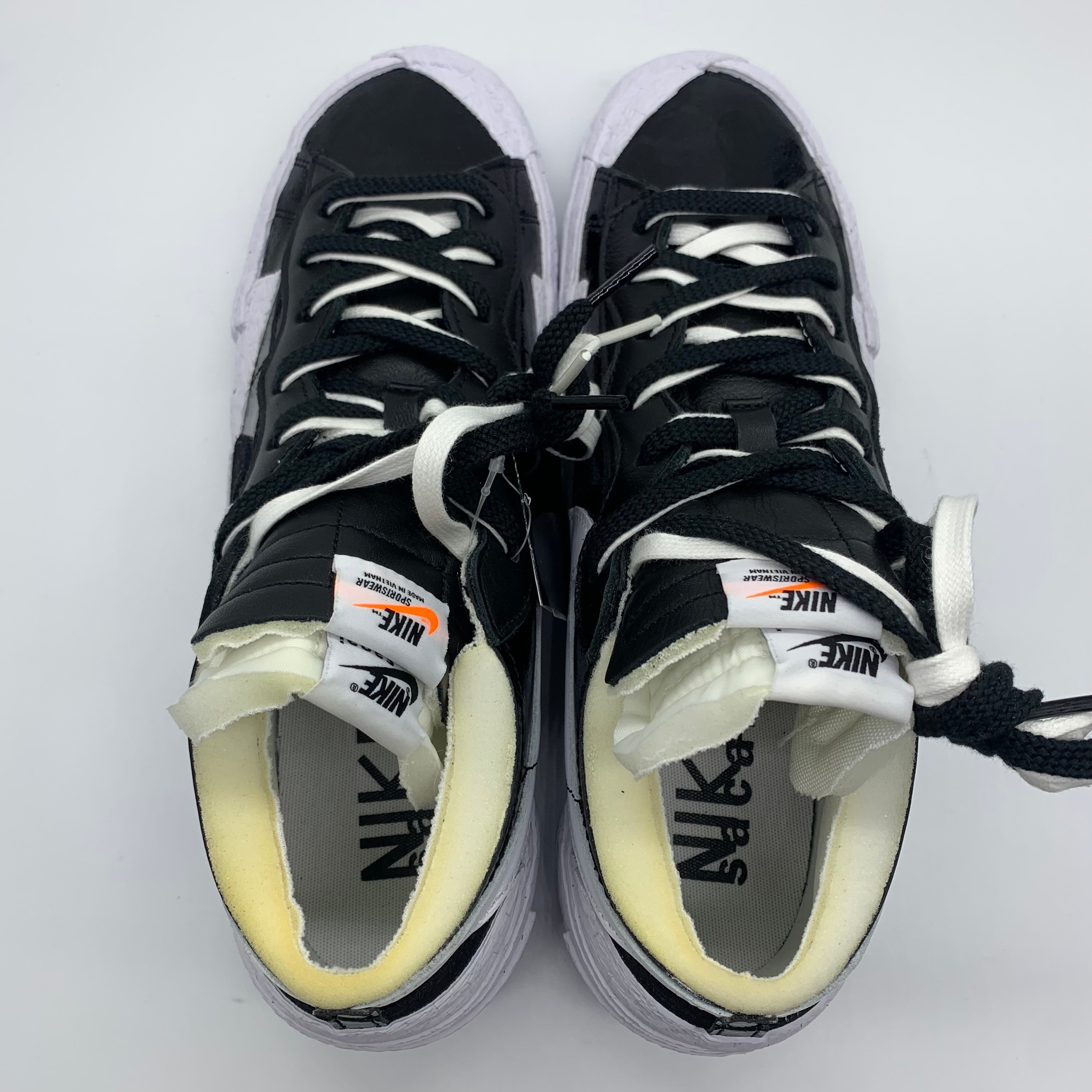 サカイ × ナイキ ブレーザー ロー "ブラック パテント レザー"