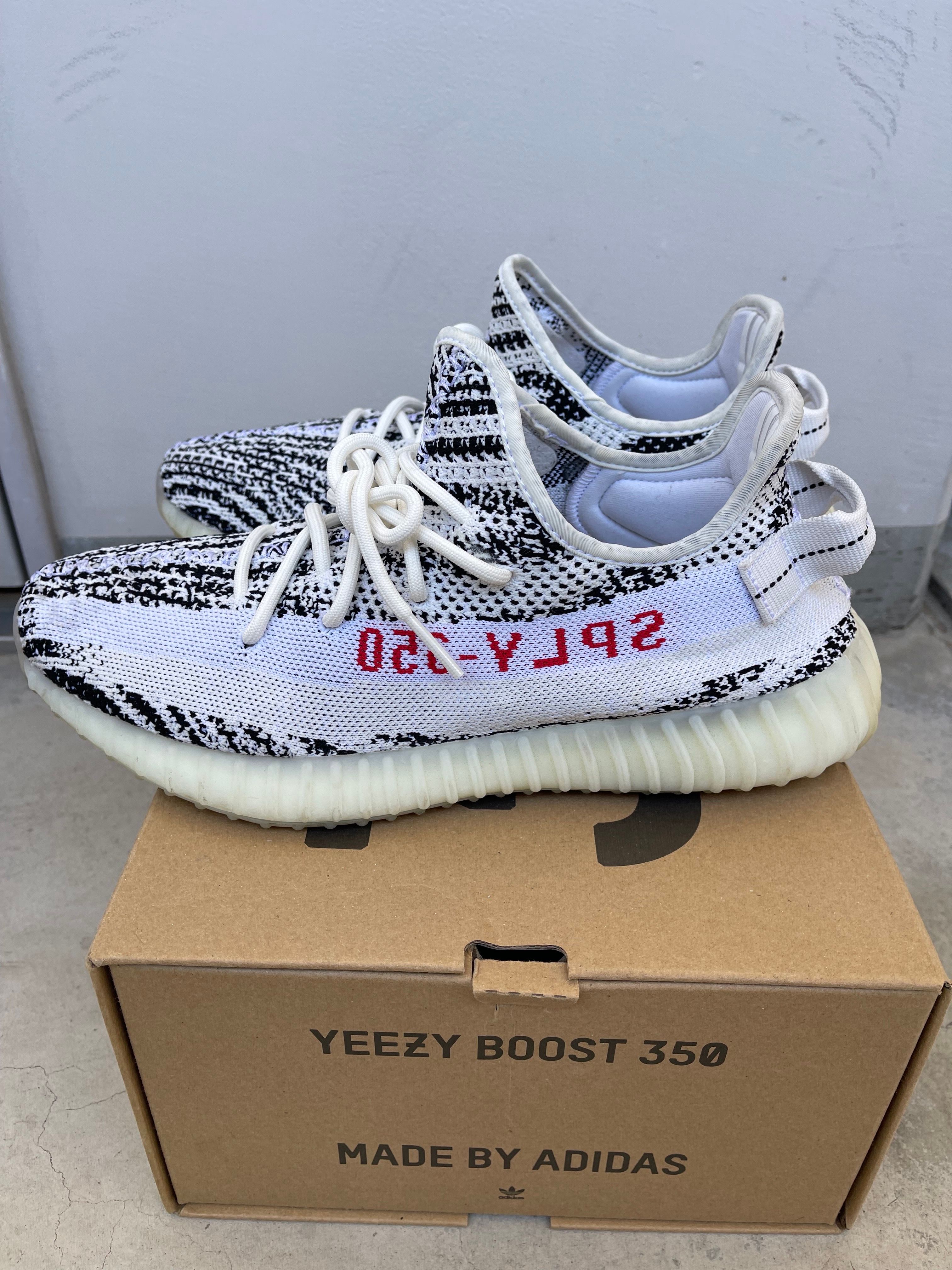 adidas YEEZY Boost 350 V2 "Zebra"