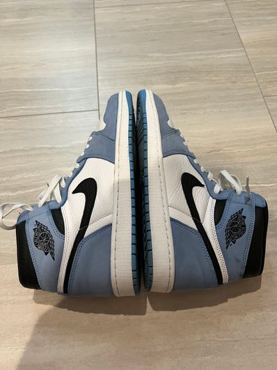 Nike Air Jordan 1 High OG "University Blue"