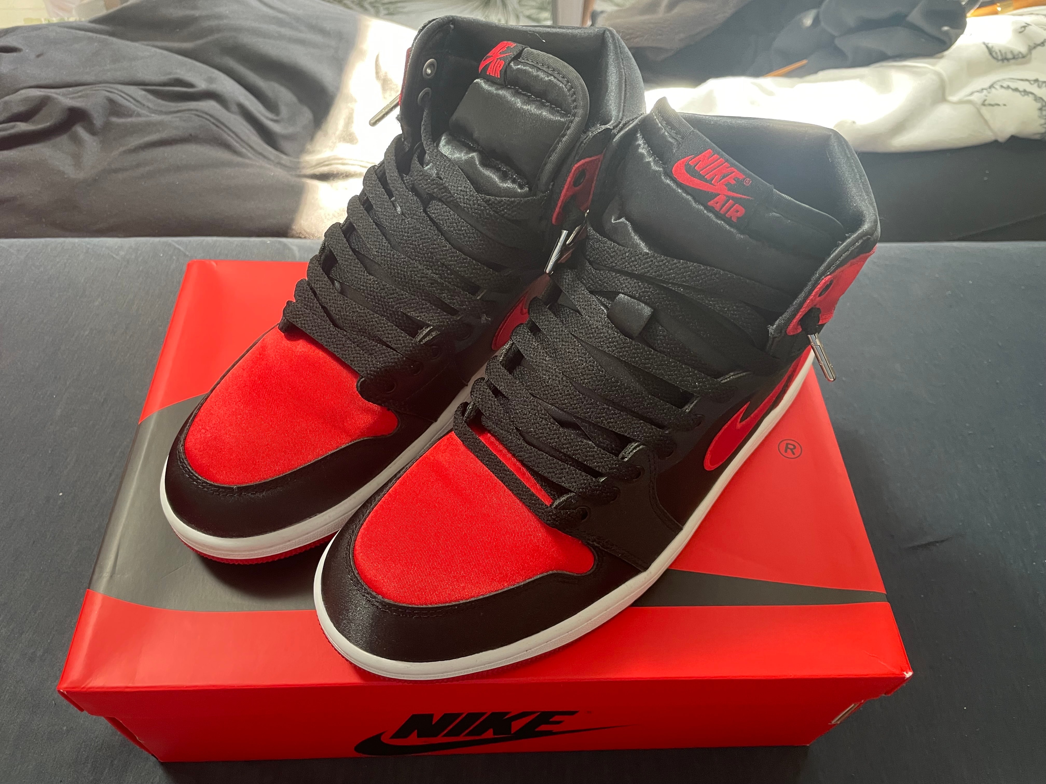 Nike Women's Air Jordan 1 Retro High OG "Satin Bred"