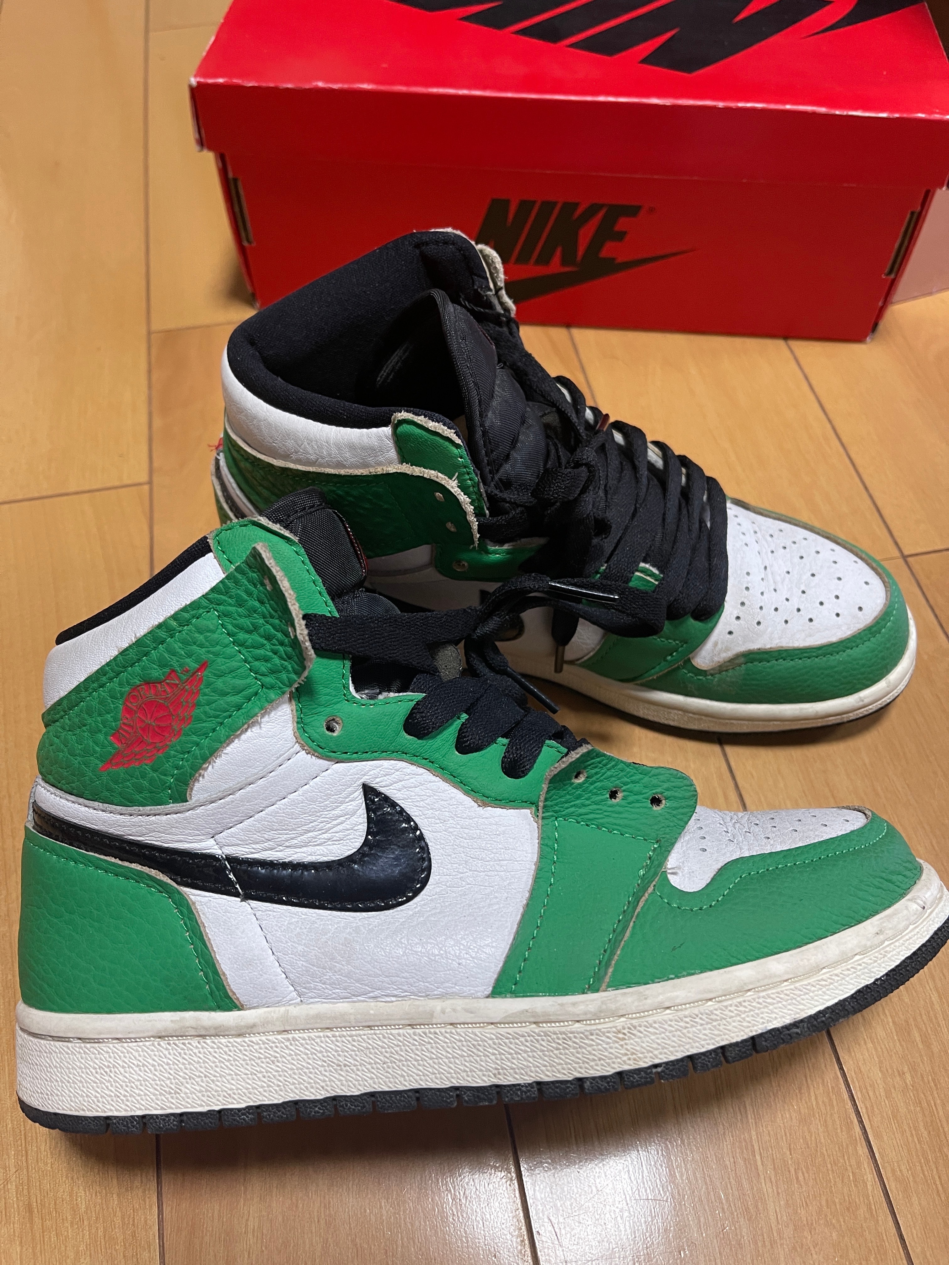 Nike Women's Air Jordan 1 High OG "Lucky Green/White-Sail-Black"