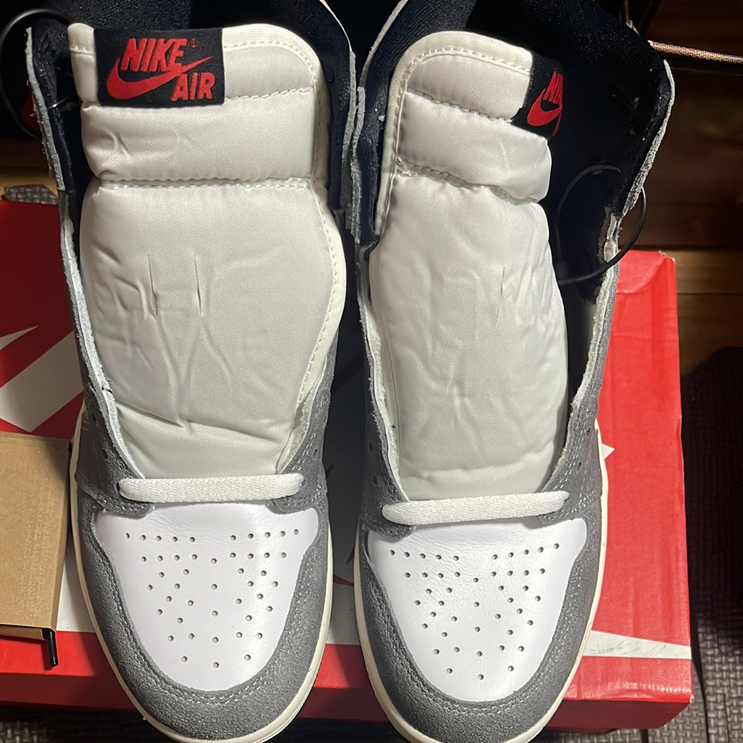 Nike Air Jordan 1 Retro High OG "Black and Smoke Grey"