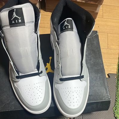 Nike Air Jordan 1 Mid "Light Smoke Grey/White/Black"