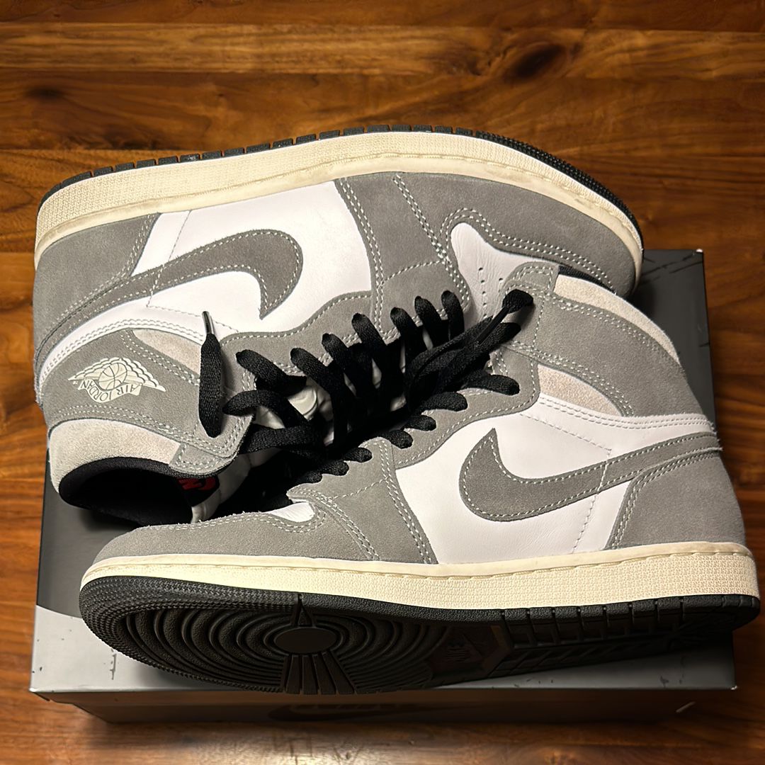 Nike Air Jordan 1 Retro High OG "Black and Smoke Grey"
