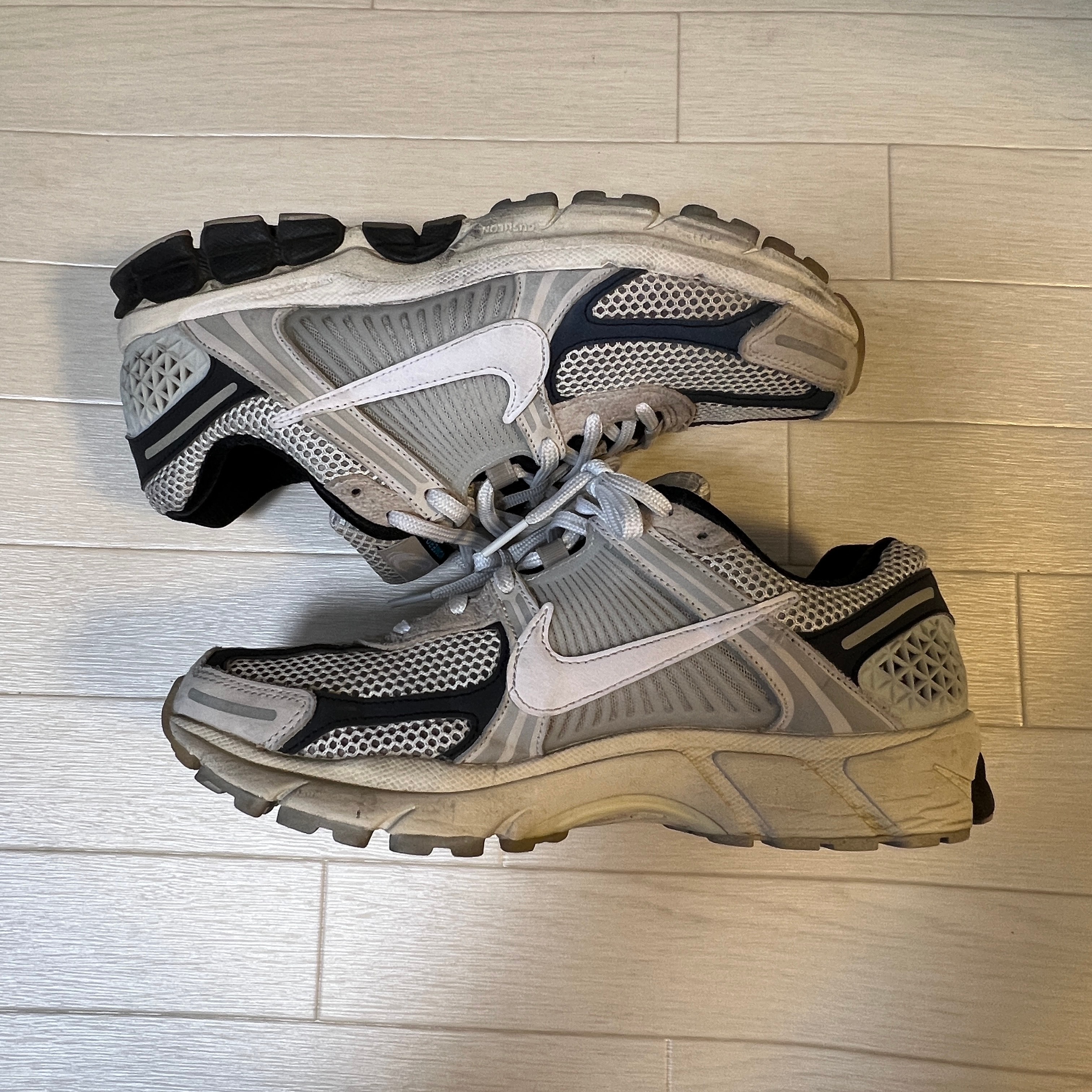 Nike Zoom Vomero 5 PRM Supersonic "Light Bone and Black"