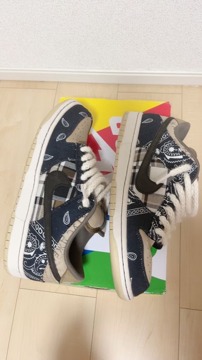 Travis Scott × Nike SB Dunk Low "Black/Parachute Beige"