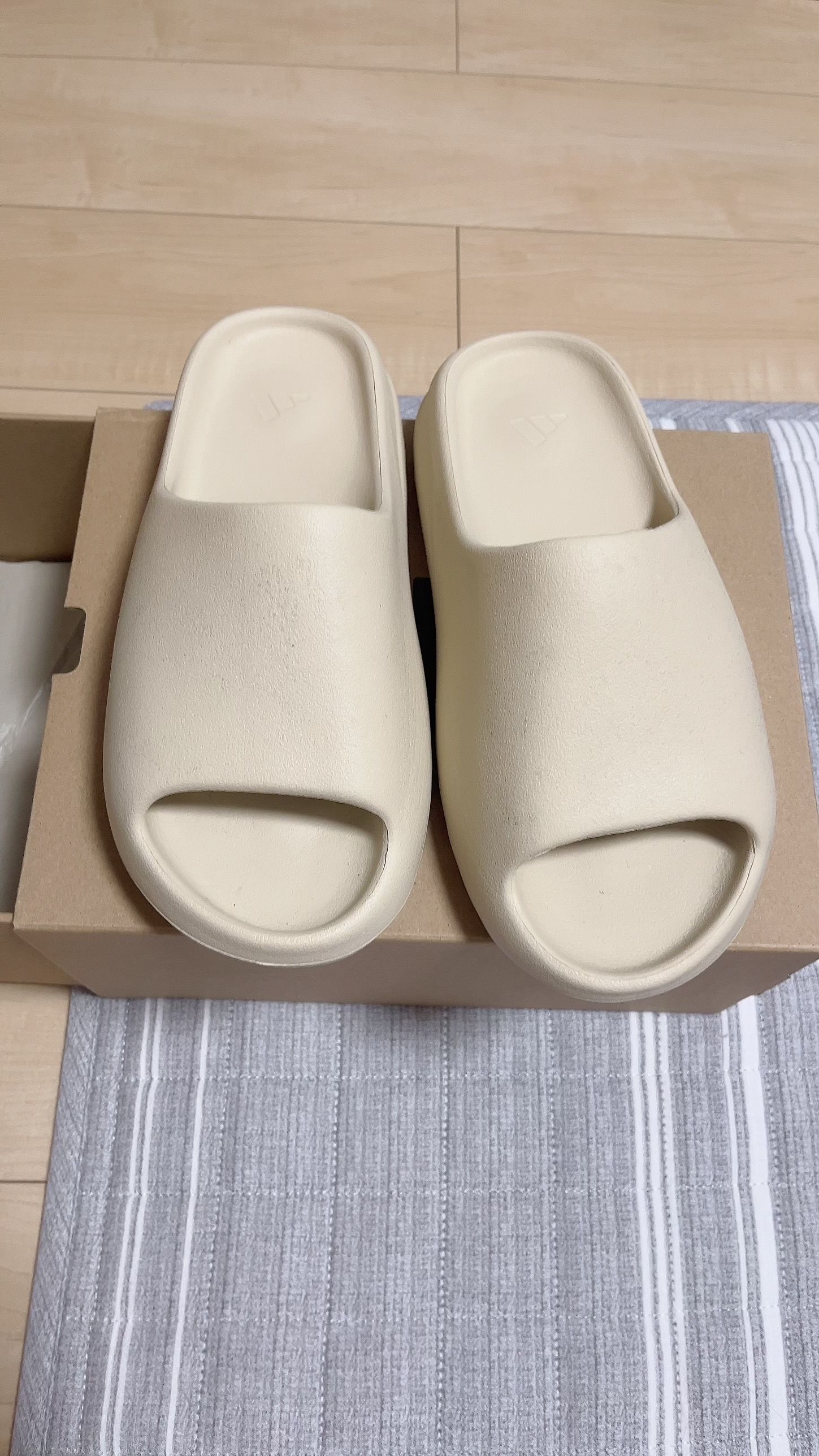 adidas YEEZY Slide "Bone" (FZ5897)