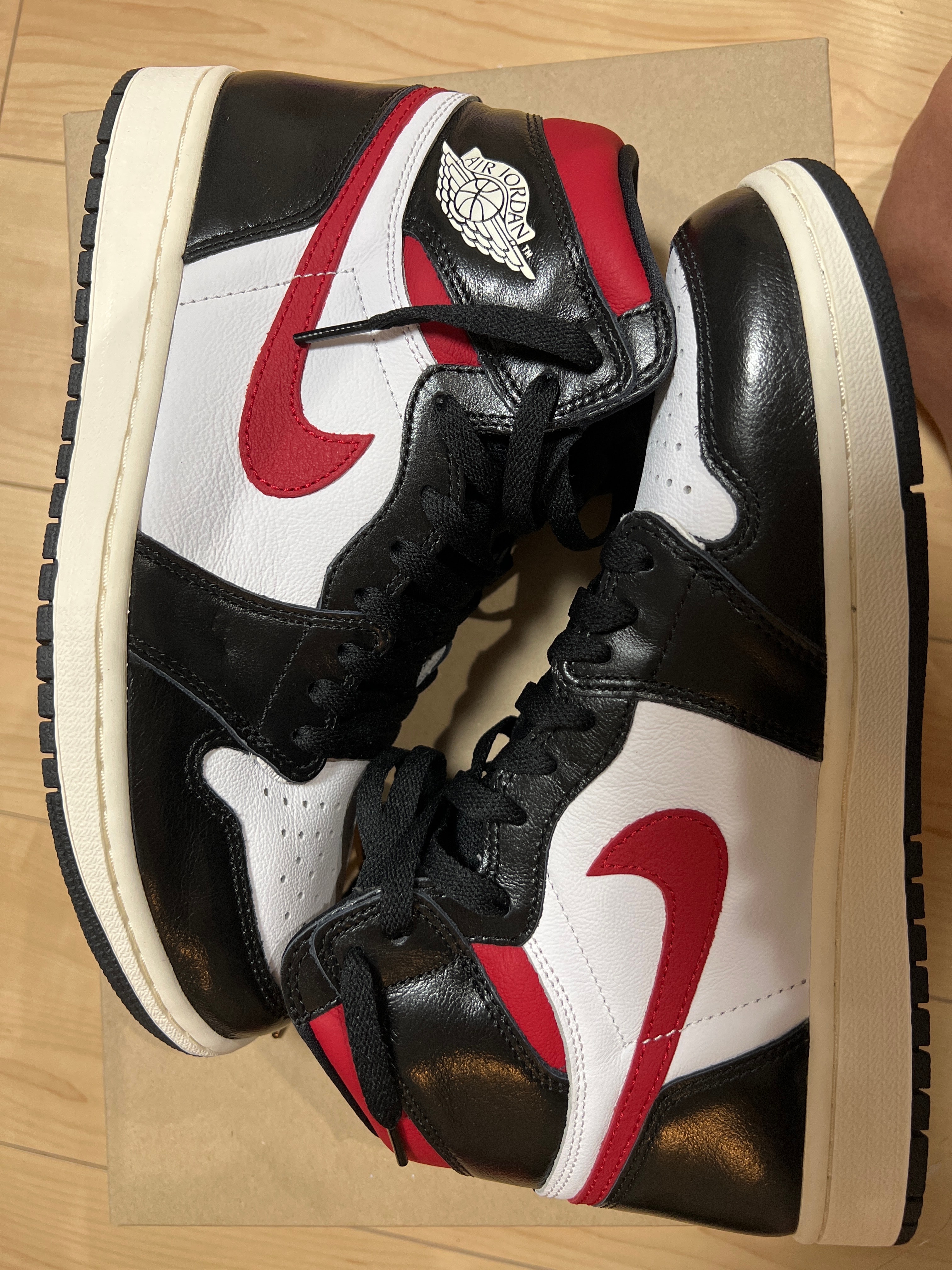 Nike Air Jordan 1 Retro High "Black/White/Sail/Gym Red"