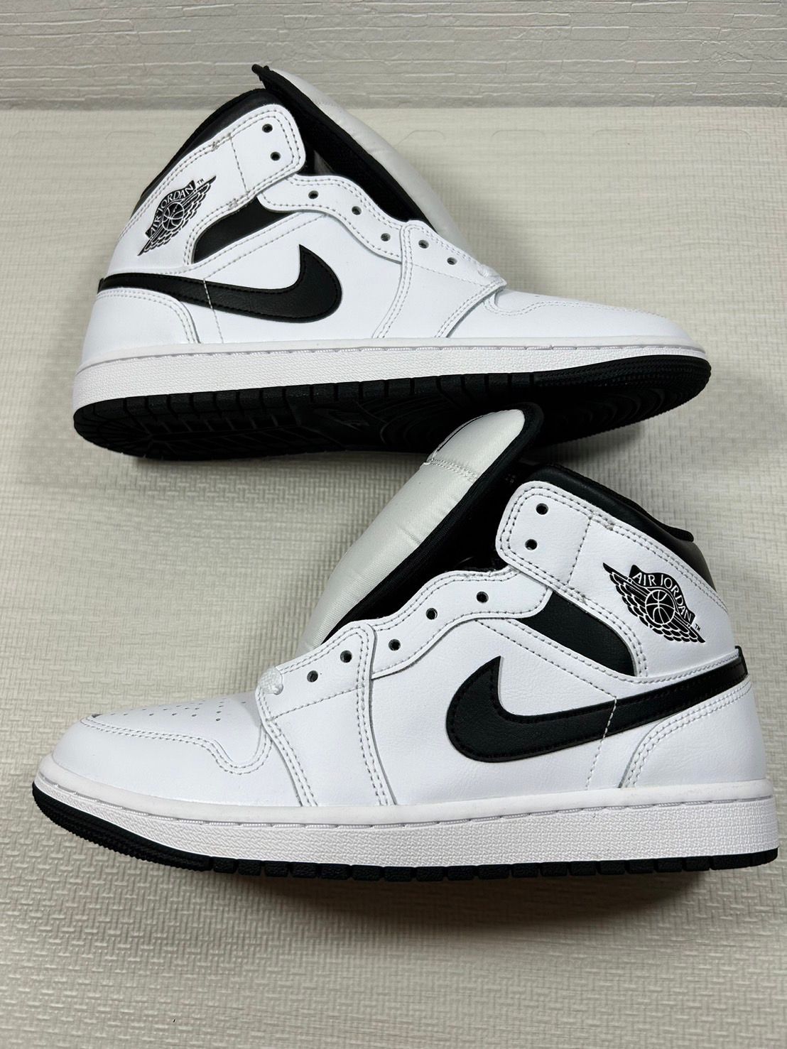Nike Air Jordan 1 Mid "White/Black"