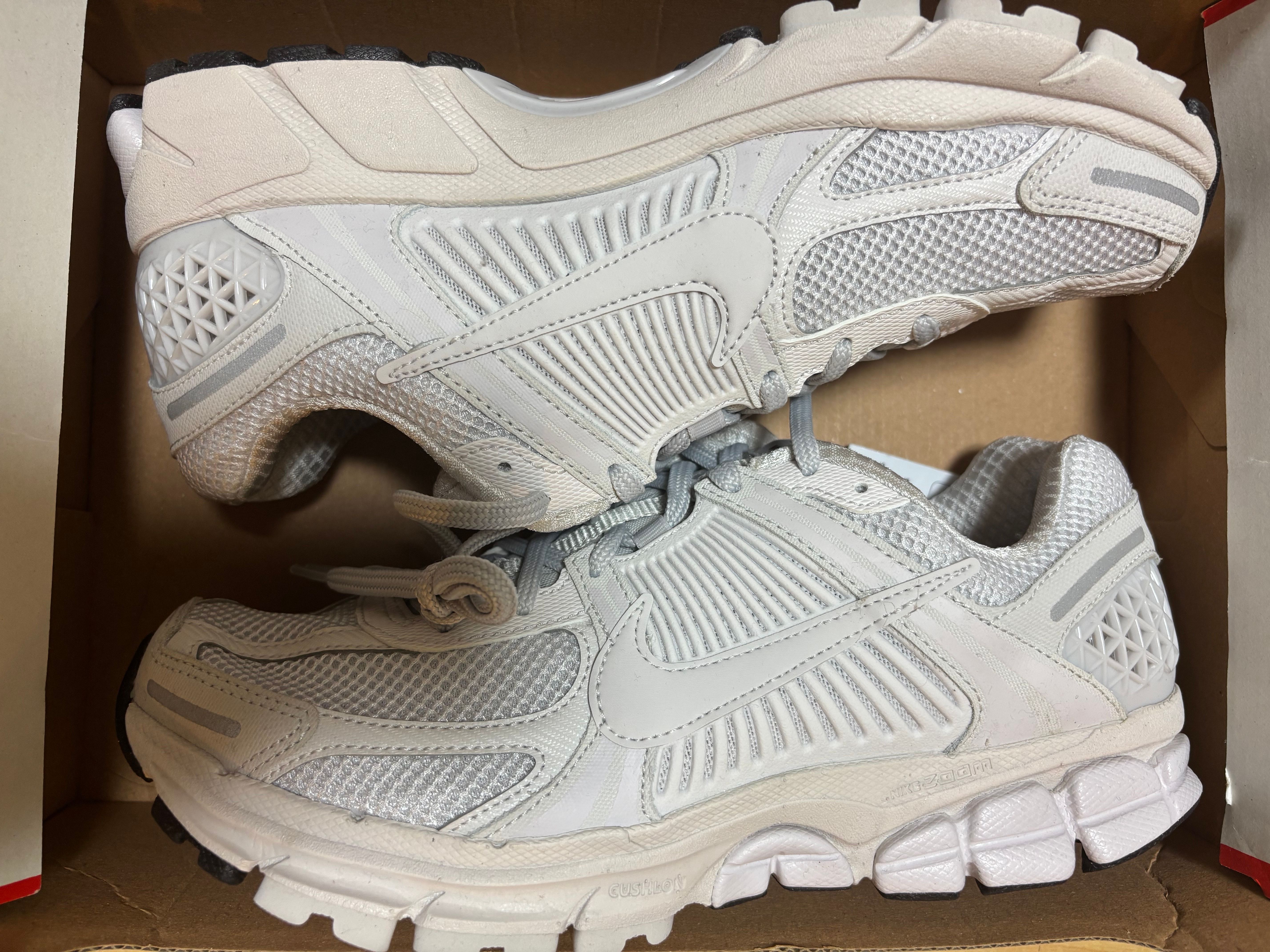 Nike Women's Zoom Vomero 5 "White/Black/Sail/Bust Gray"