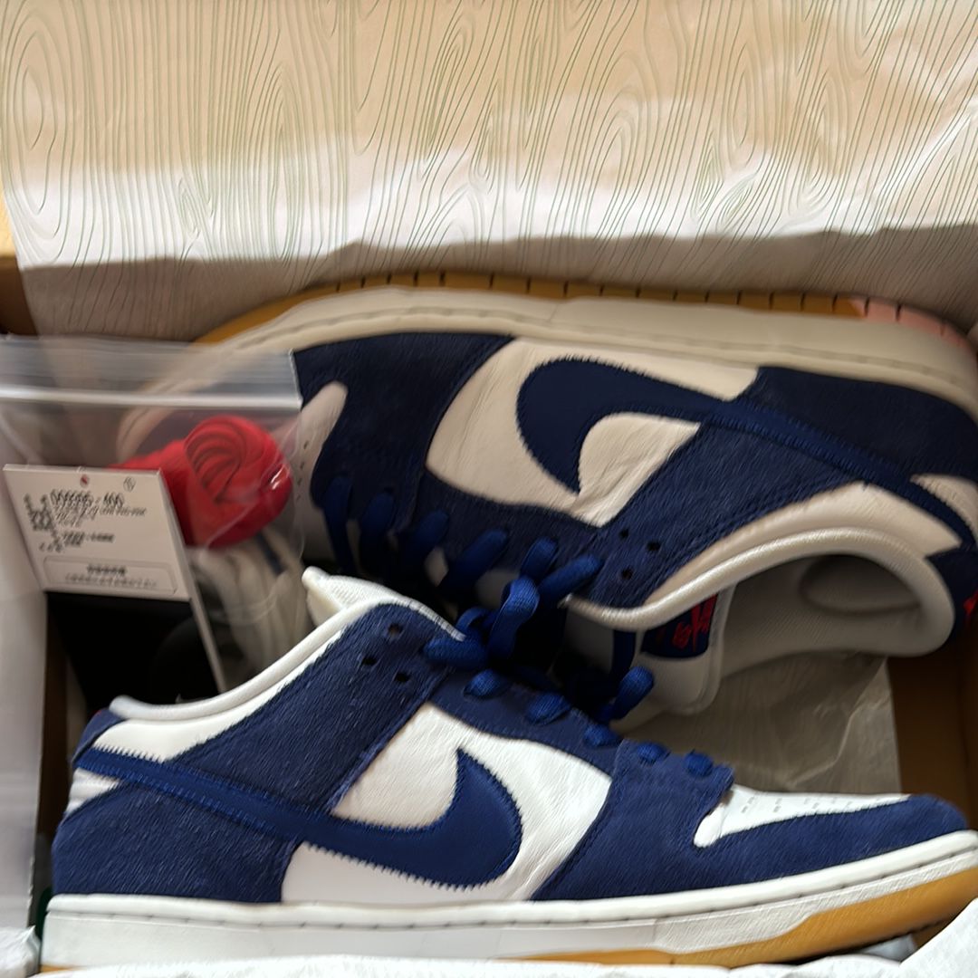 Nike SB Dunk Low "Los Angeles Dodgers/Deep Royal Blue"
