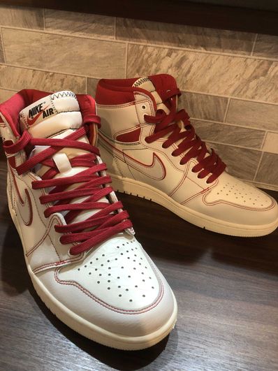 Nike Air Jordan 1 Retro High OG "Sail/University Red"