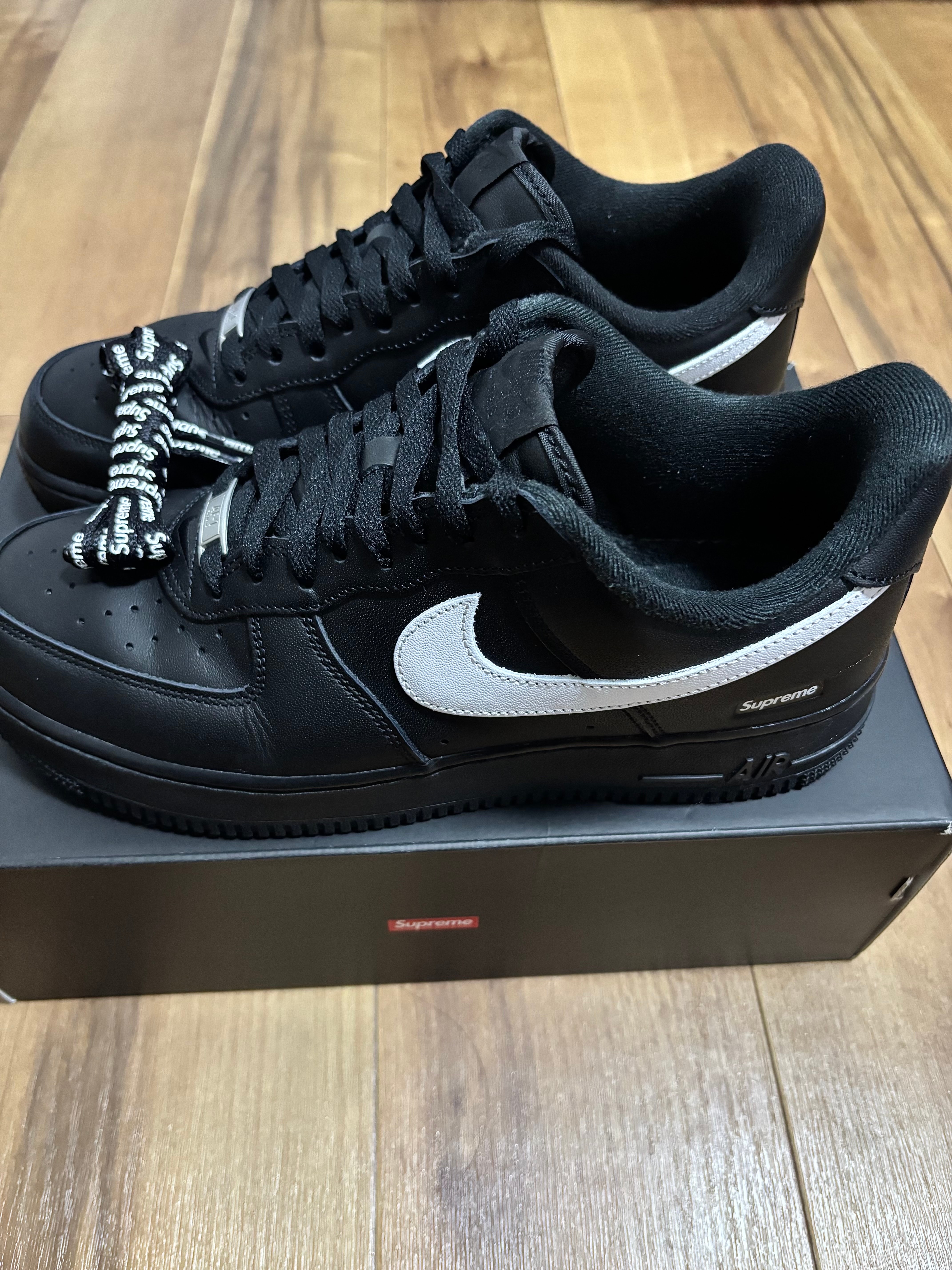 Supreme × Nike Air Force 1 Low "Black/White"