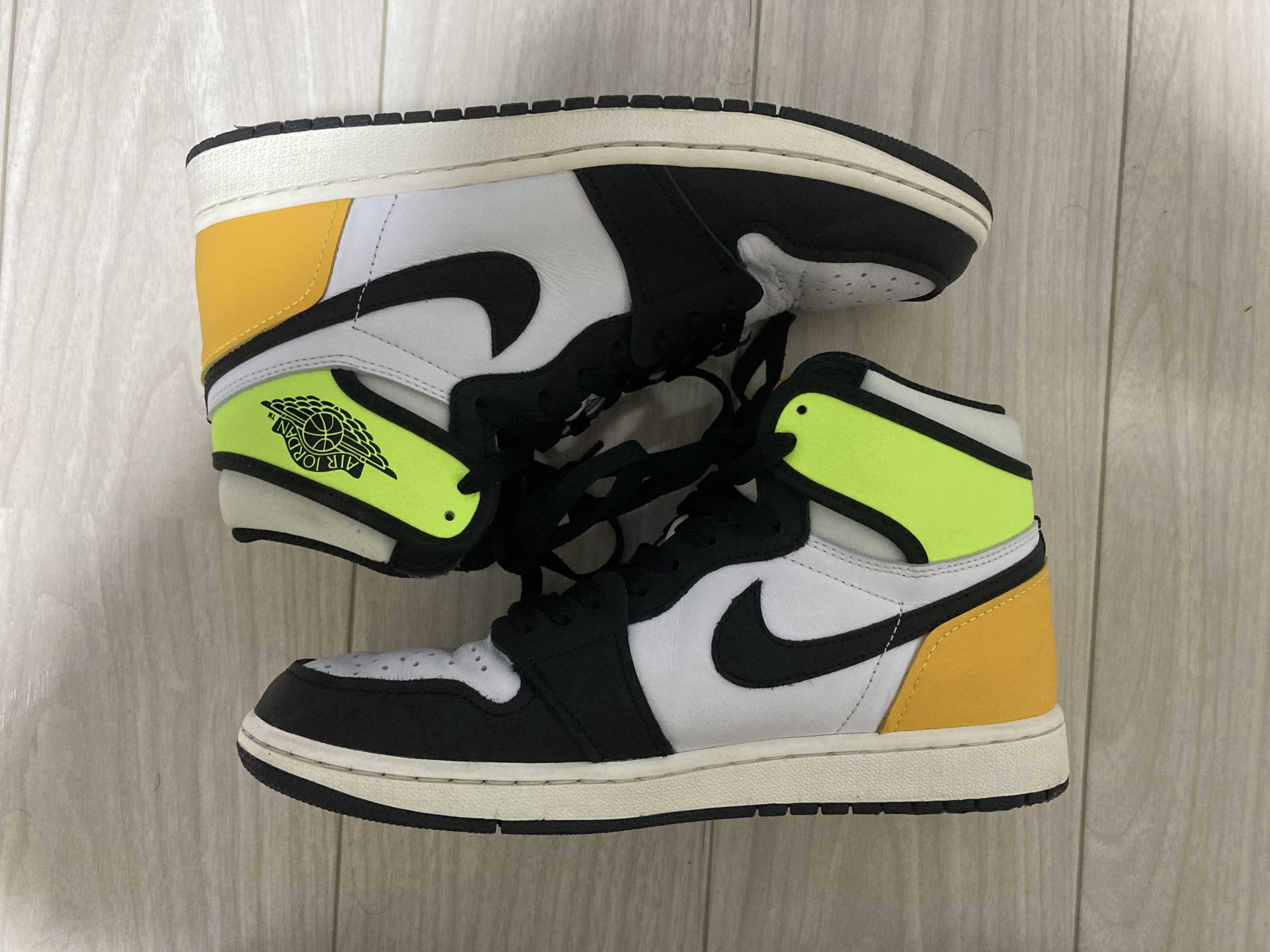 Nike Air Jordan 1 High OG "Volt Gold"