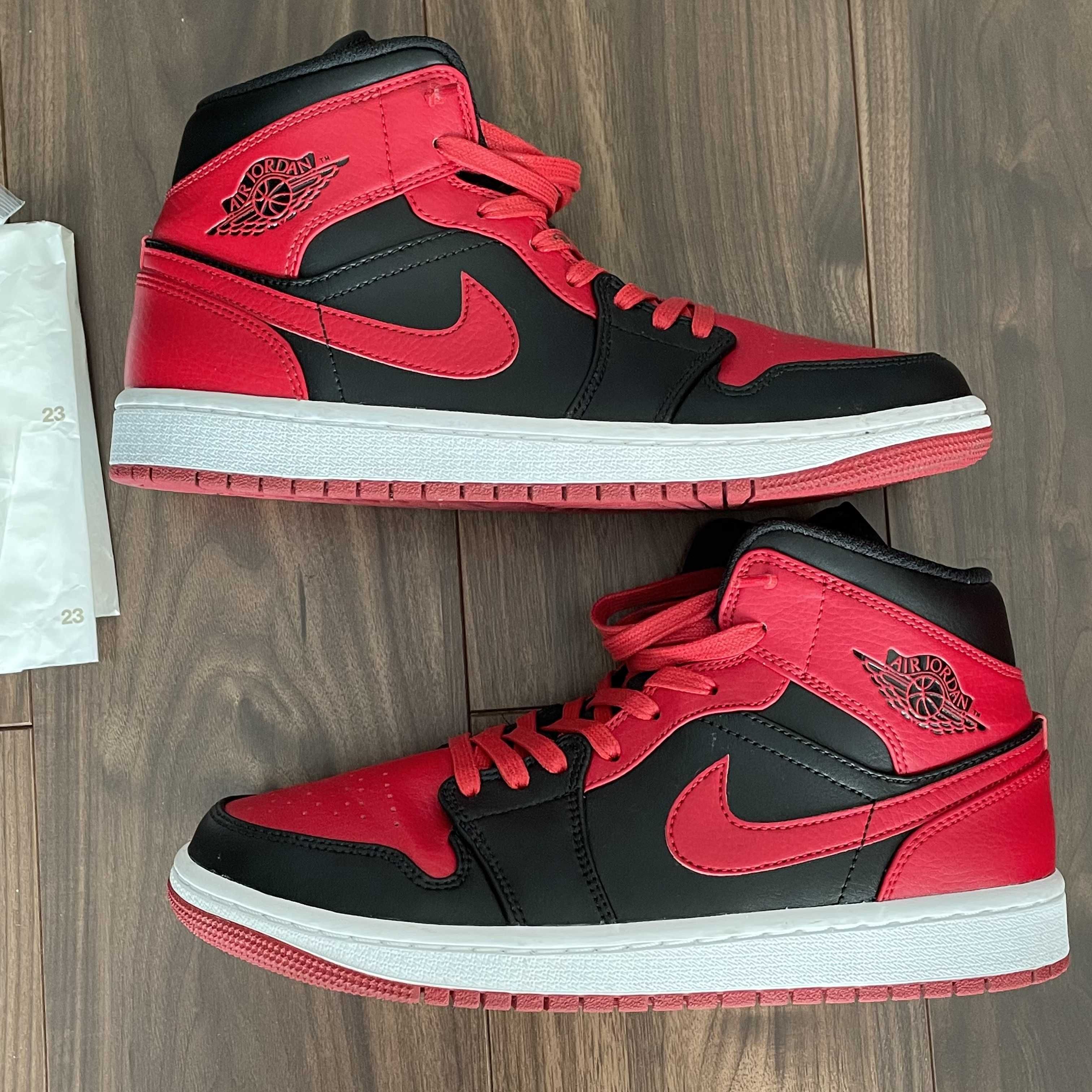 Nike Air Jordan 1 Mid "Bred"