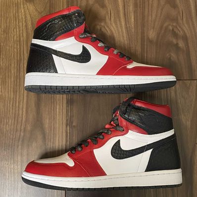 Nike Women's Air Jordan 1 High OG "Satin Red"