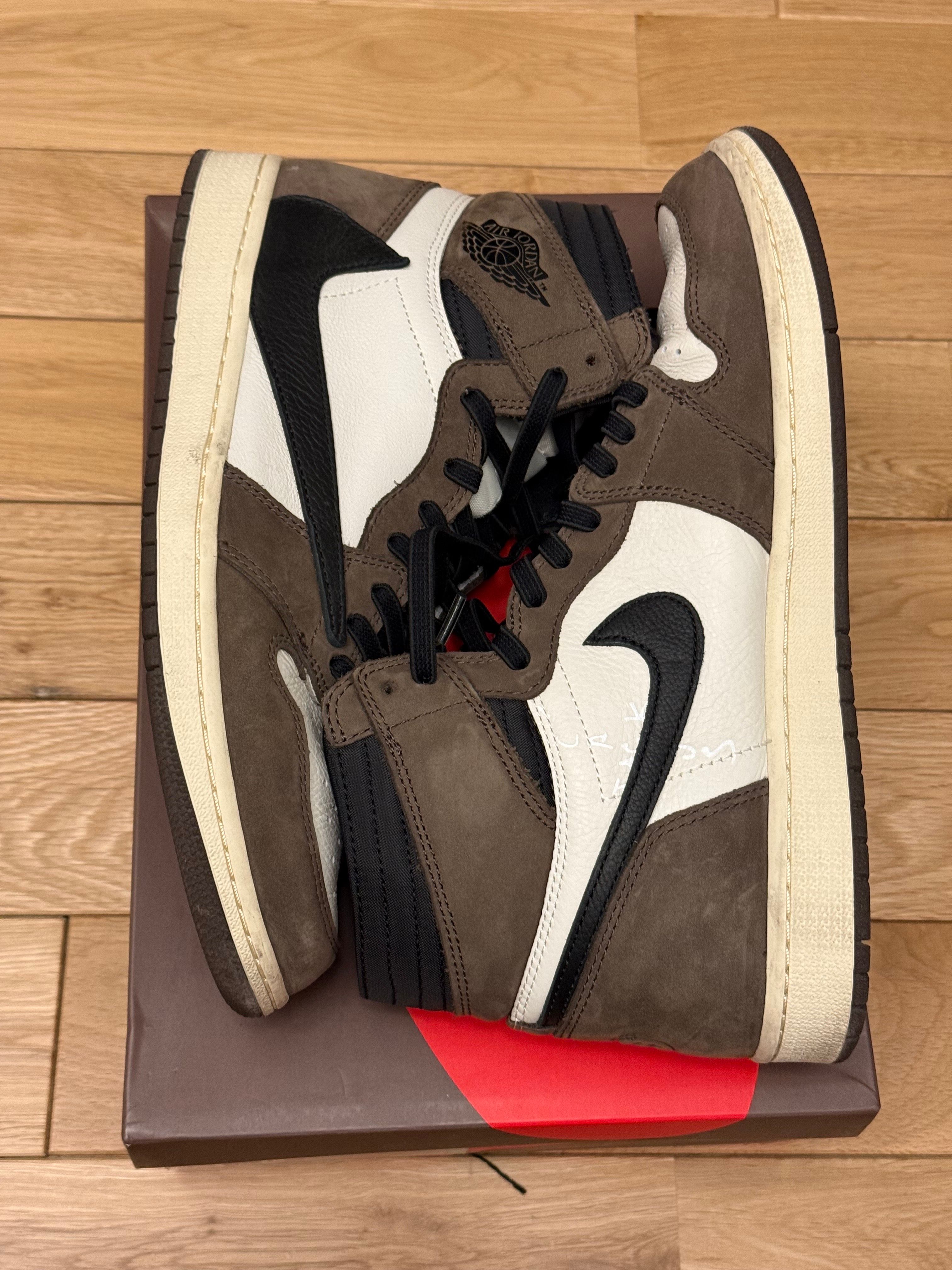 Travis Scott × Nike Air Jordan 1 Retro High OG TS SP "Sail/Dark Mocha"
