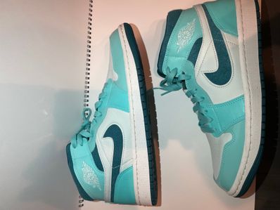 Nike Women's Air Jordan 1 Mid SE "Bleached Turquoise"