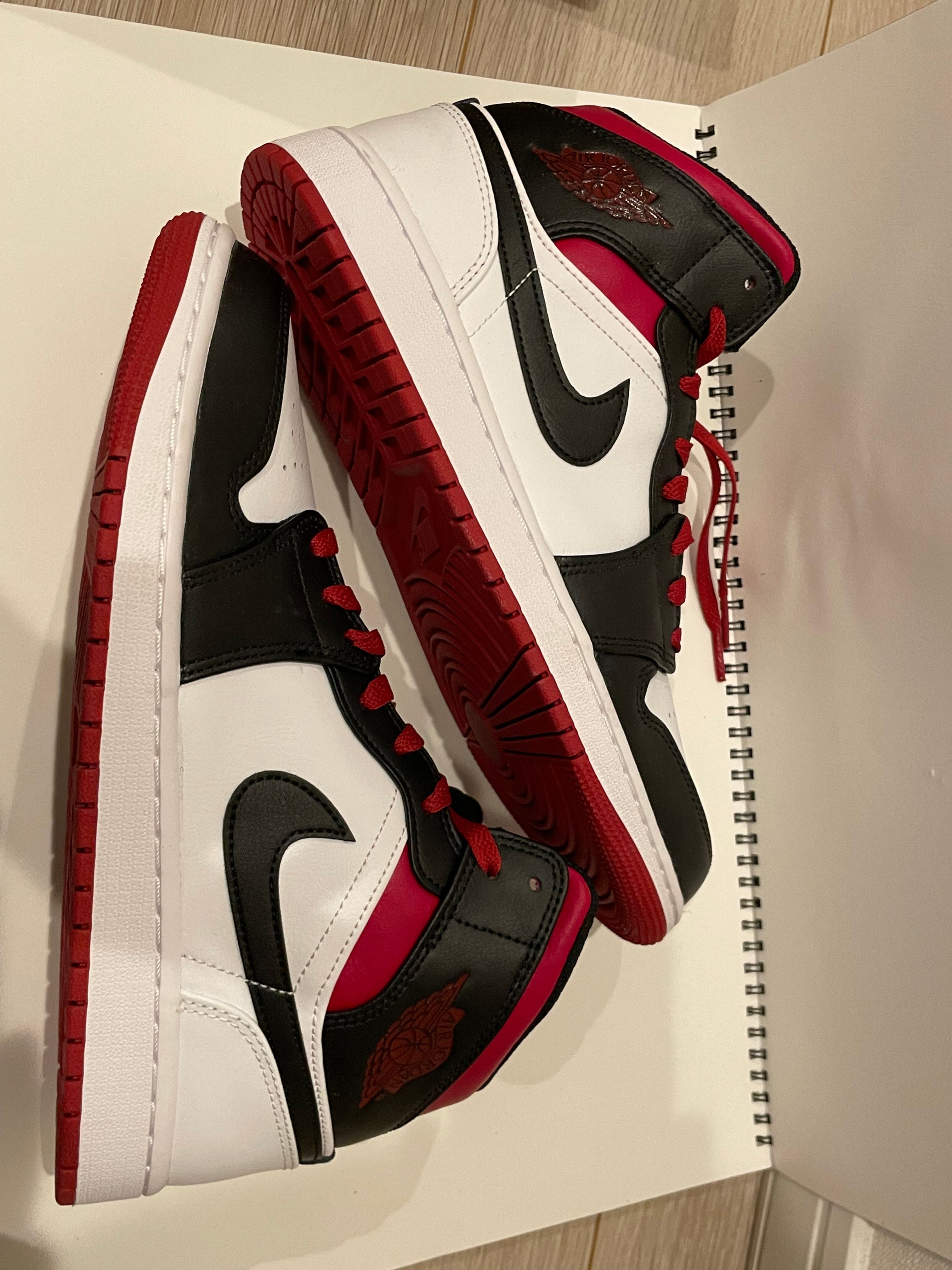 Nike Air Jordan 1 Mid "Gym Red"