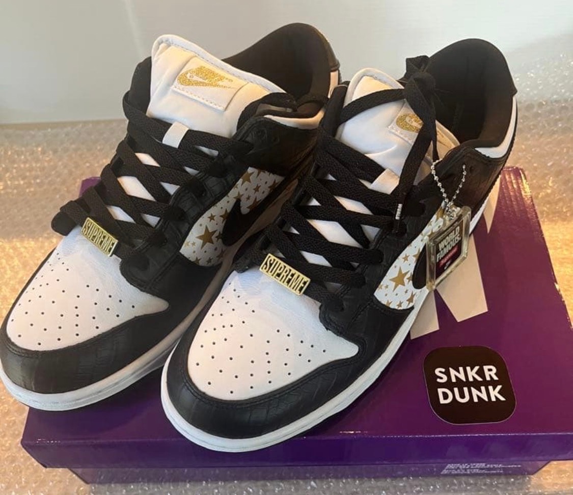 Supreme × Nike SB Dunk Low OG QS Gold Stars "White/Black"