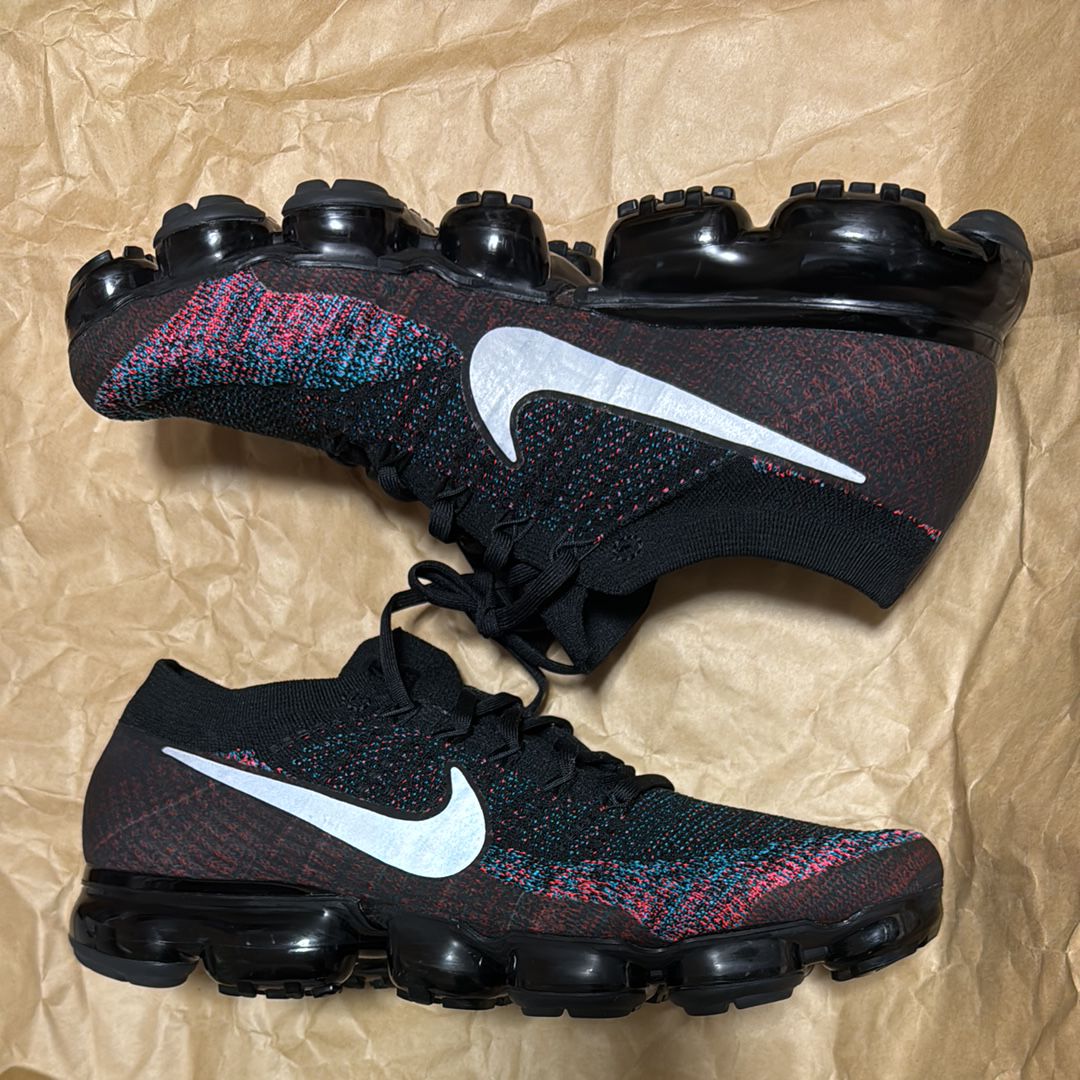 NIKE AIR VAPORMAX FLYKNIT "BLACK/HYPER PUNCH"