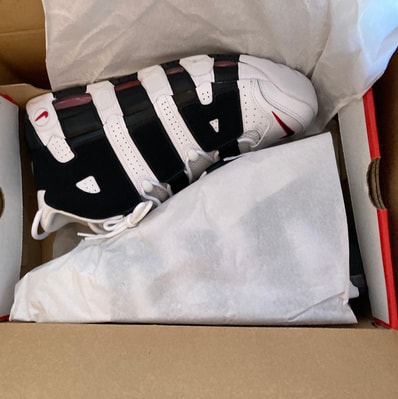 NIKE AIR MORE UPTEMPO "WHITE/BLACK/UNIVERSITY RED"(2020)