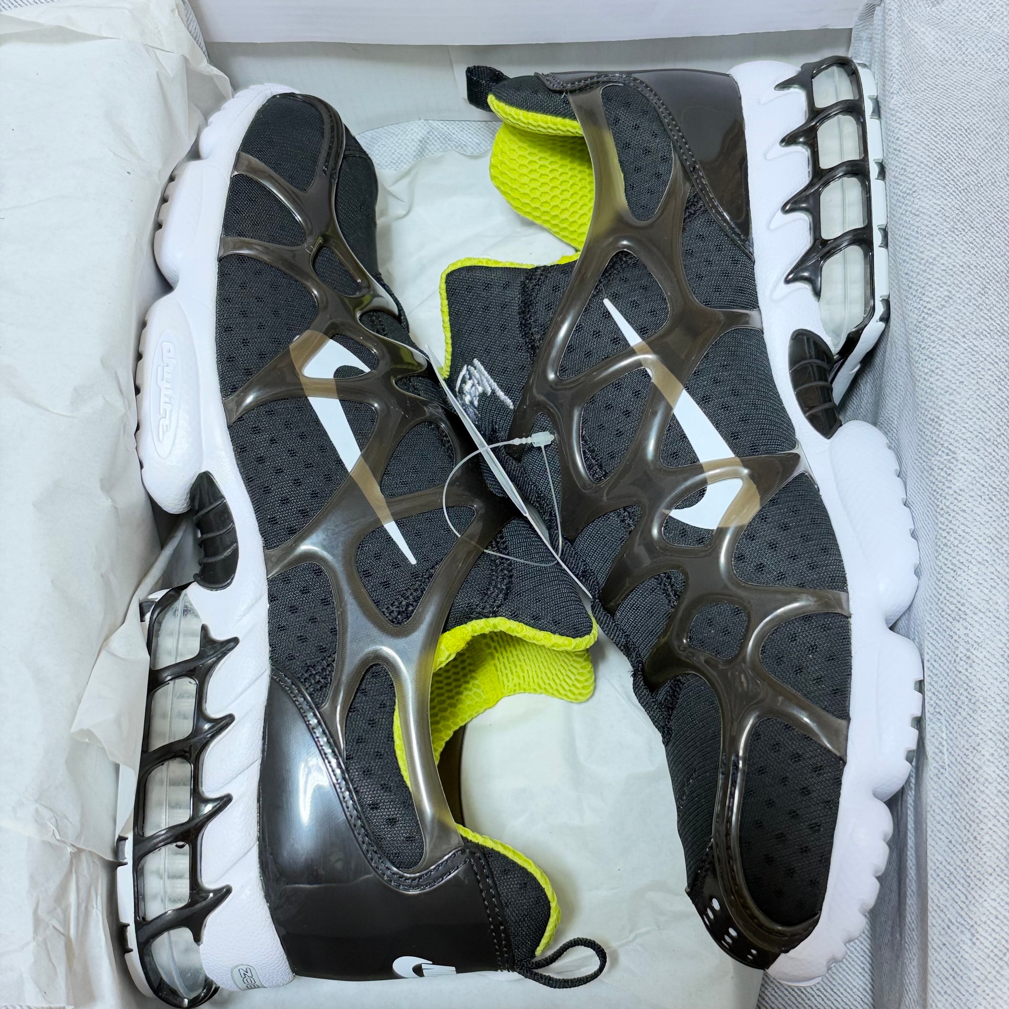 Stussy x Nike Air Zoom Kukini "Black/White/Bright Cactus"