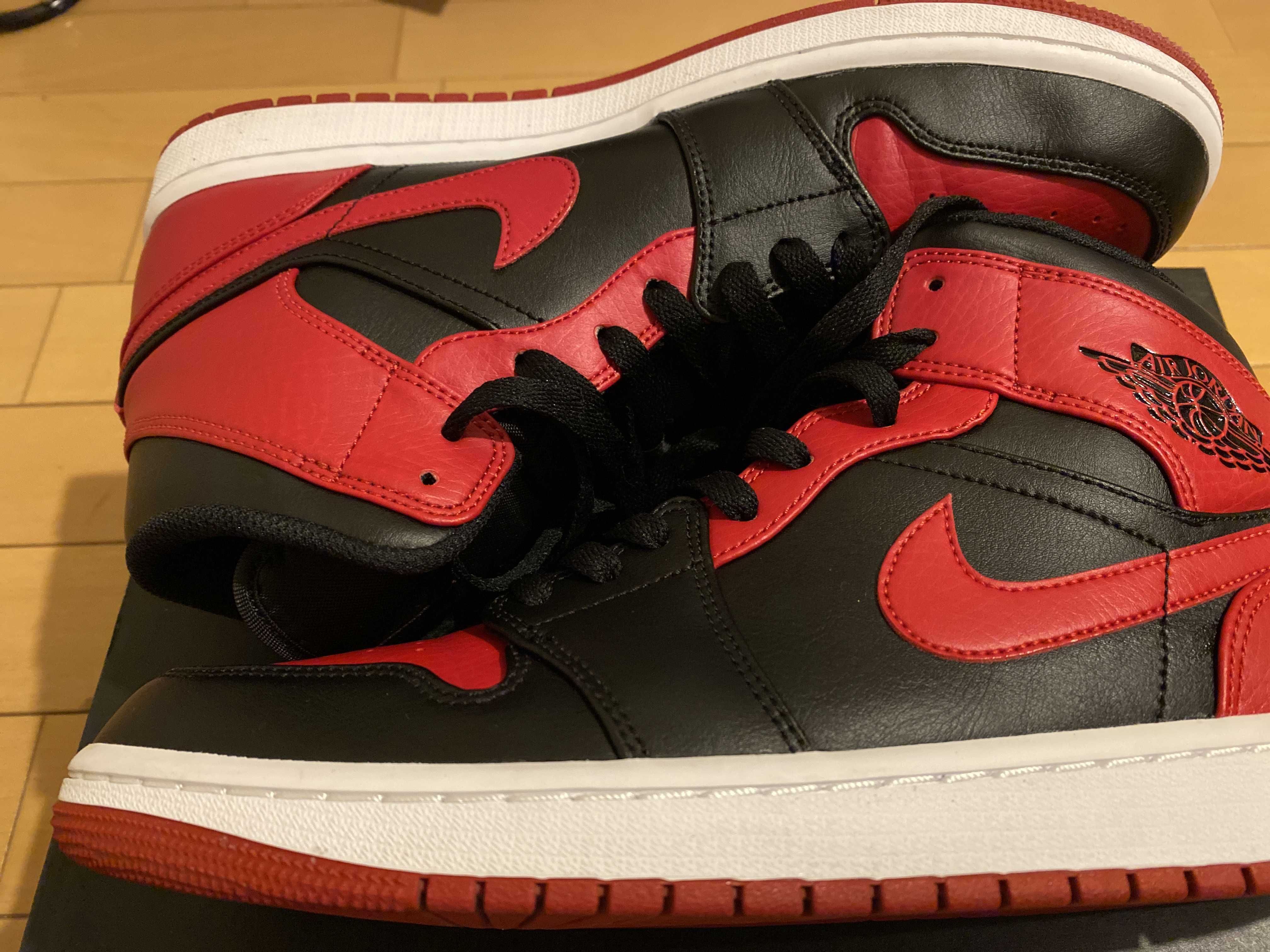 Nike Air Jordan 1 Mid "Bred"