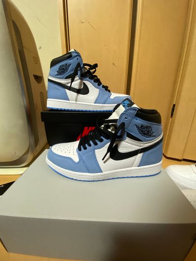 Nike Air Jordan 1 High OG "University Blue"