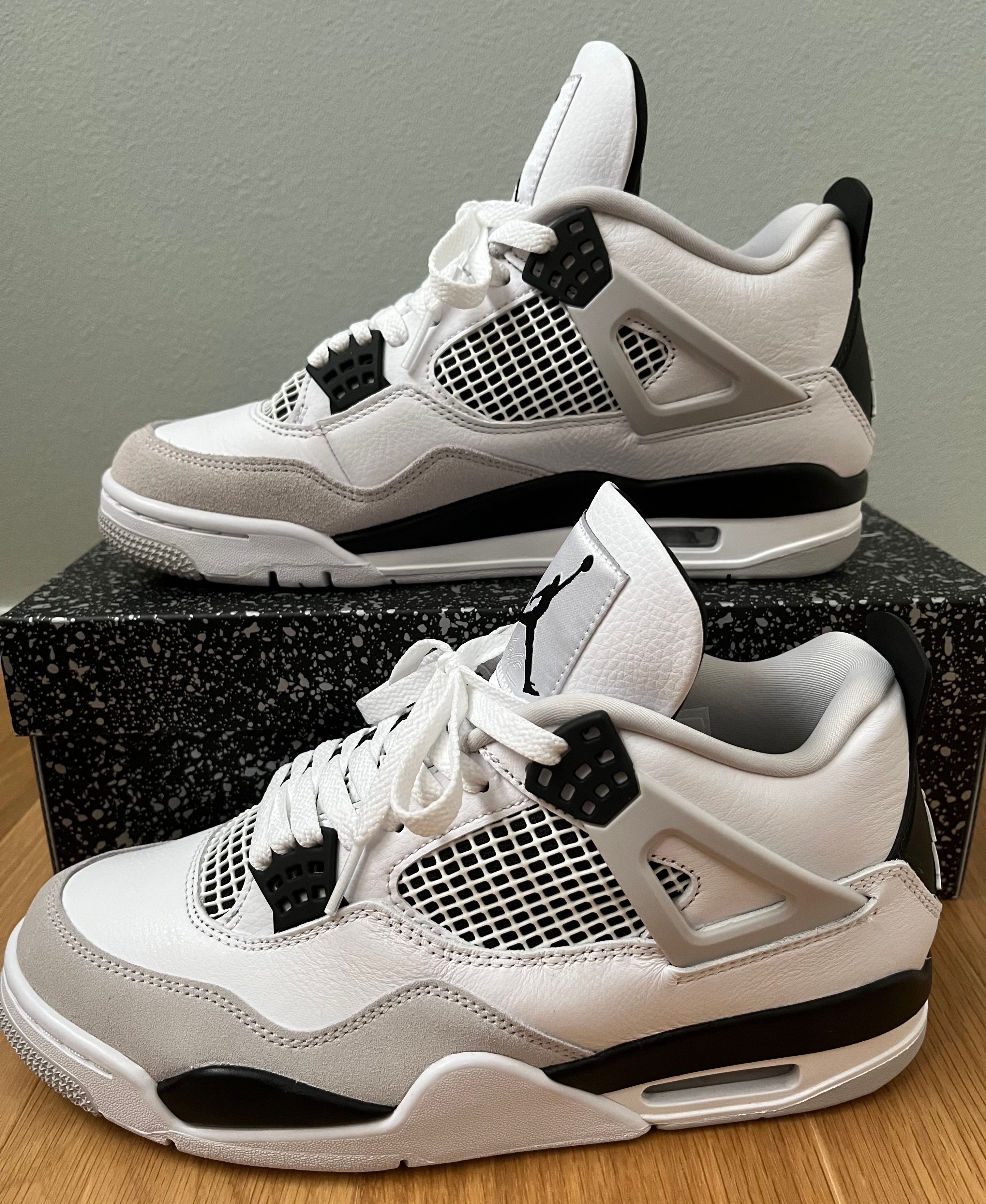 Nike Air Jordan 4 "Military Black"