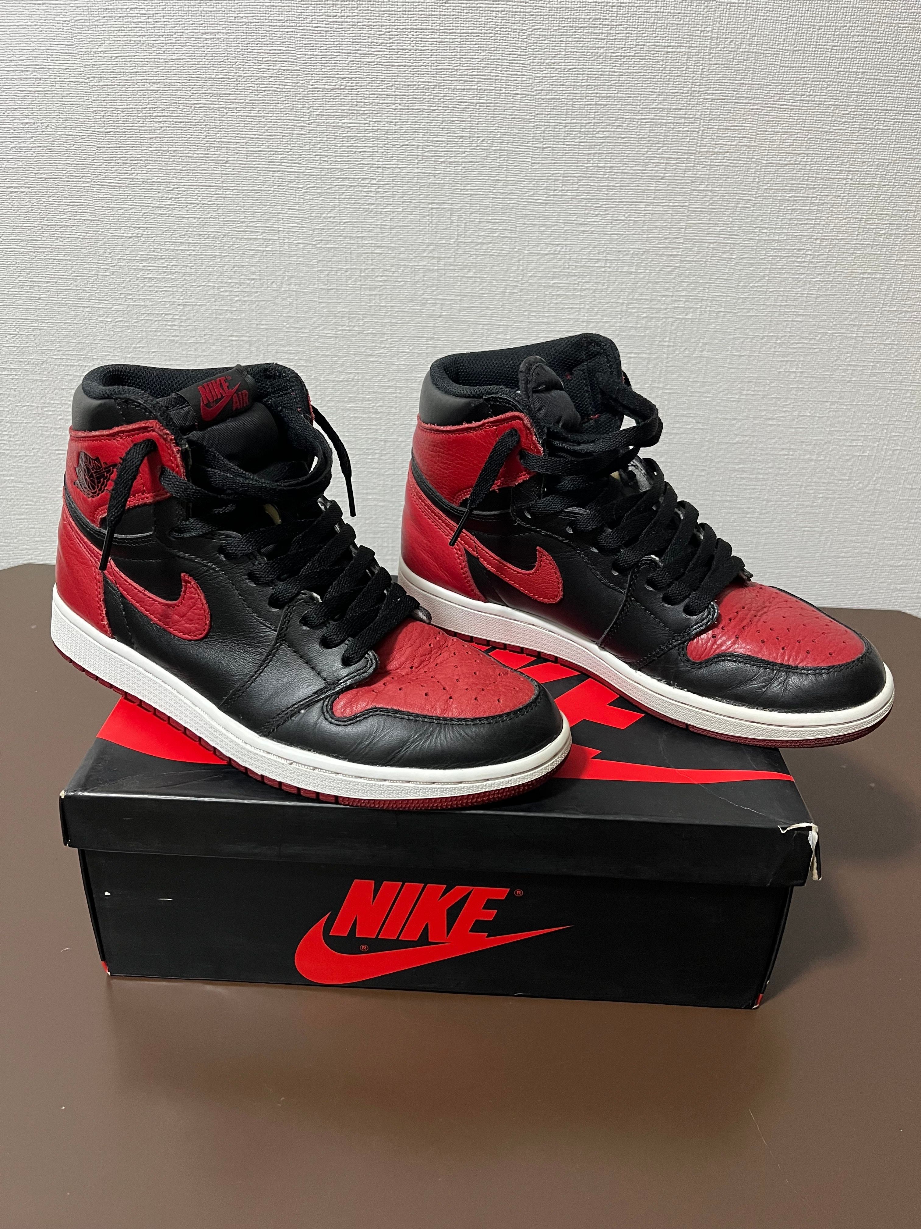 Nike Air Jordan 1 Retro High OG "Bred/Banned" (2016)