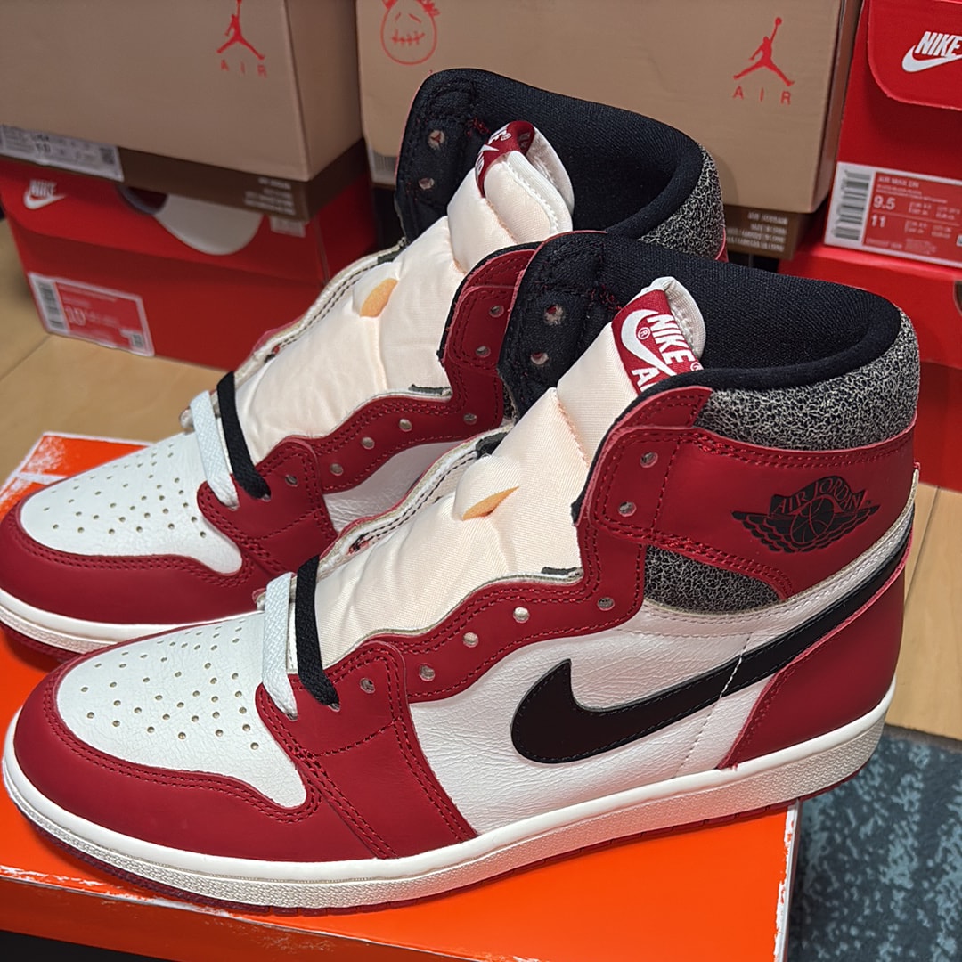 Nike Air Jordan 1 High OG "Lost & Found/Chicago"