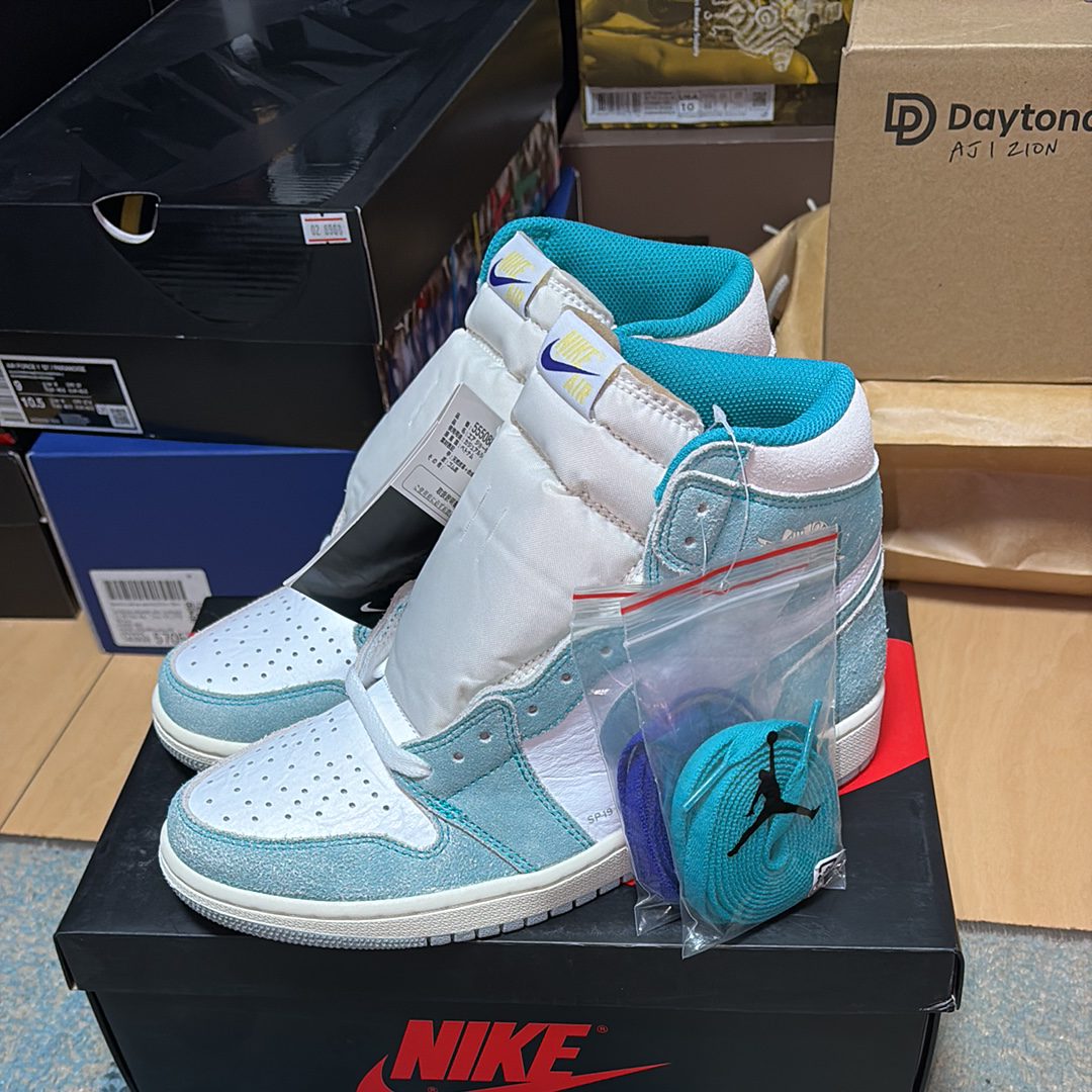 Nike Air Jordan 1 Retro High OG "Turbo Green"