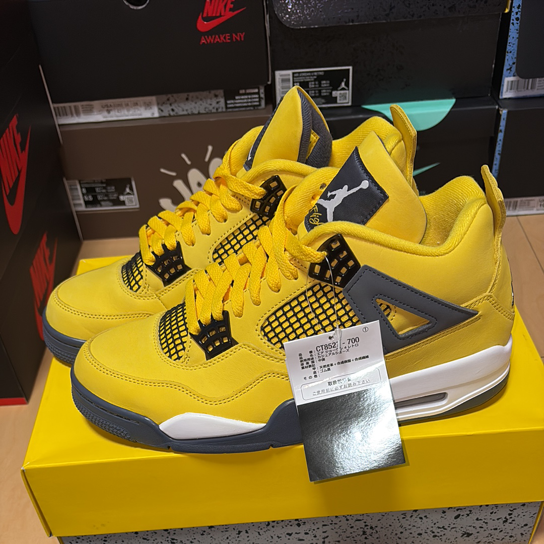 ナイキ エアジョーダン4 "ツアーイエロー"