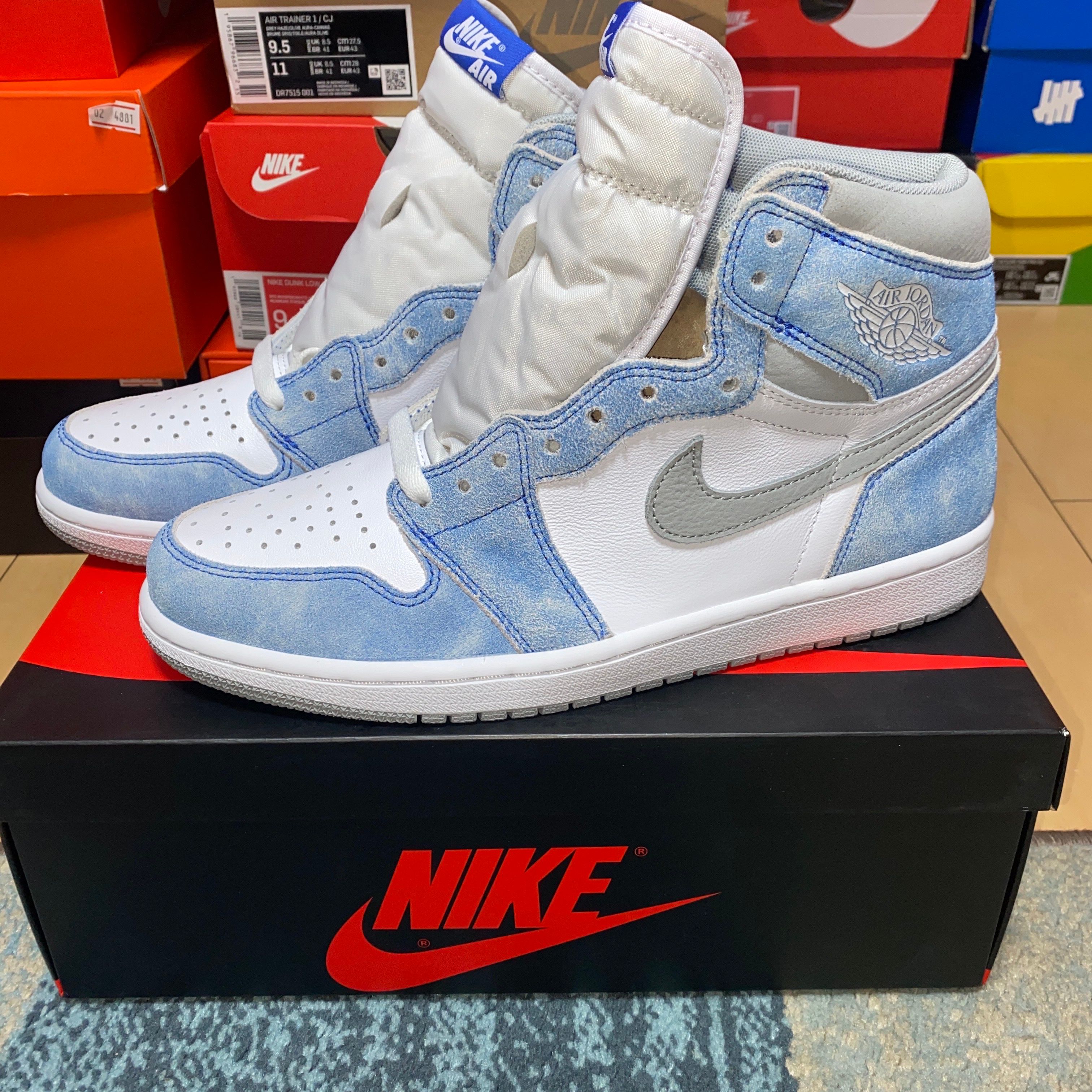 Nike Air Jordan 1 High OG "Hyper Royal"