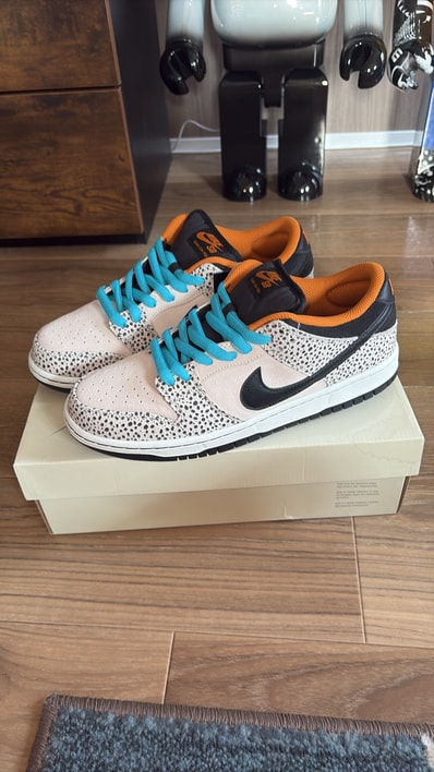 Nike SB Dunk Low Pro Electric Safari "Phantom and Black"