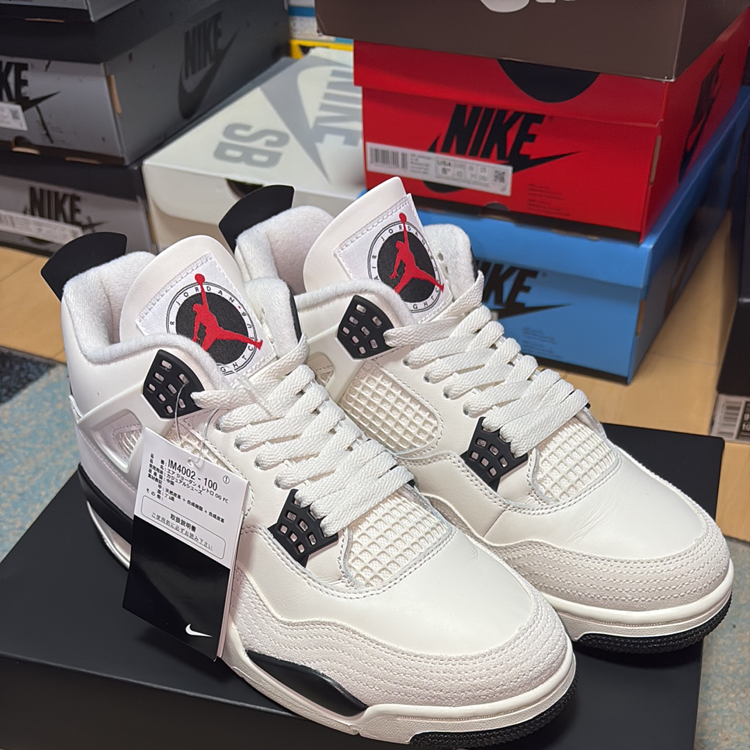 ナイキ エアジョーダン4 "フライトクラブ"